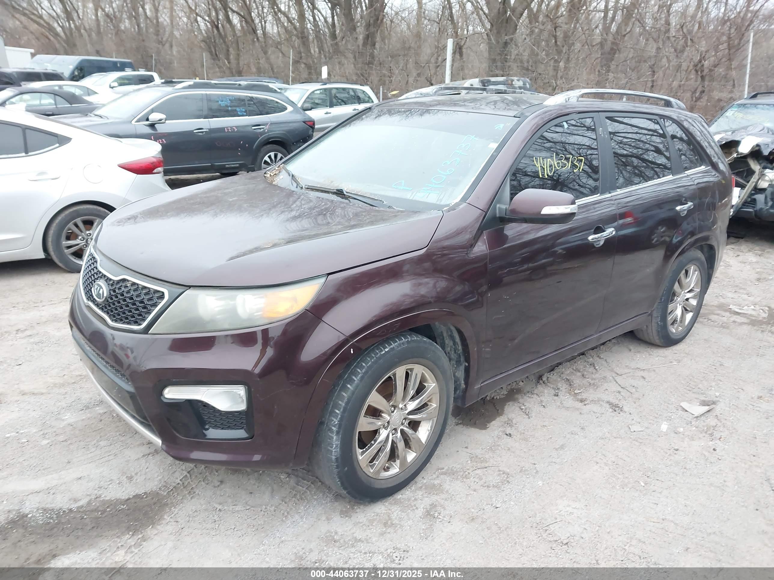 KIA SORENTO image 2
