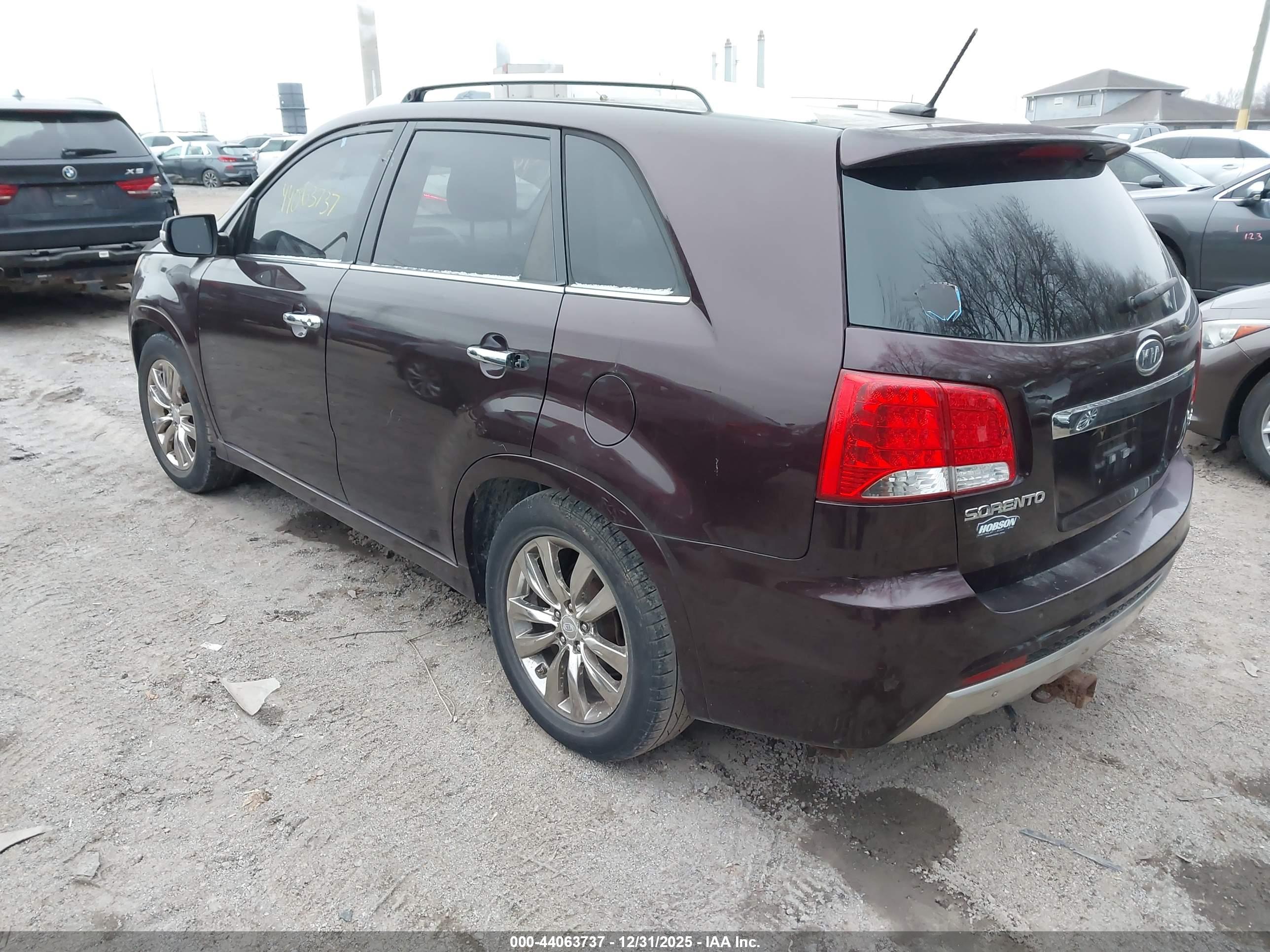 KIA SORENTO image 3