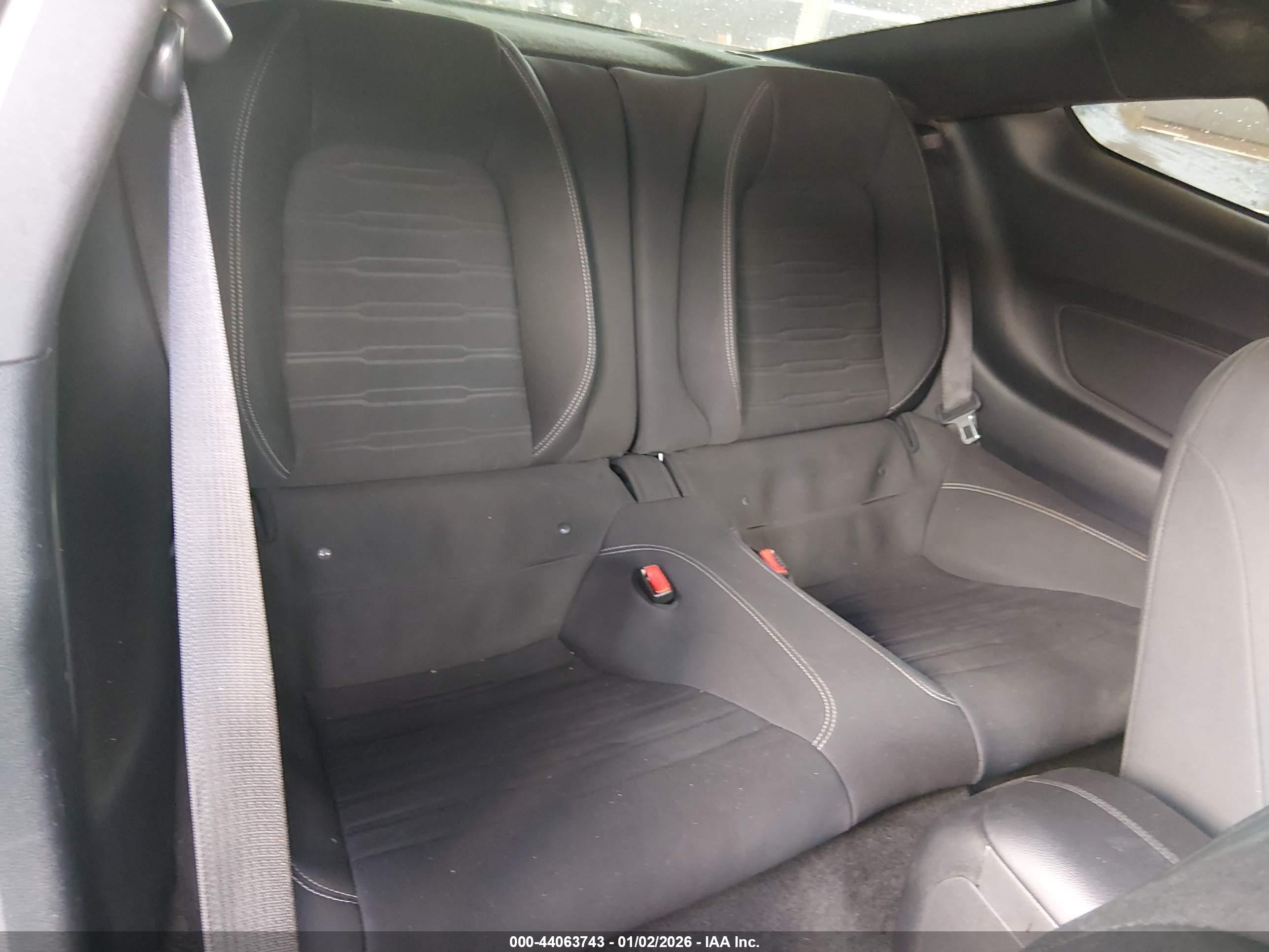 FORD MUSTANG image 8