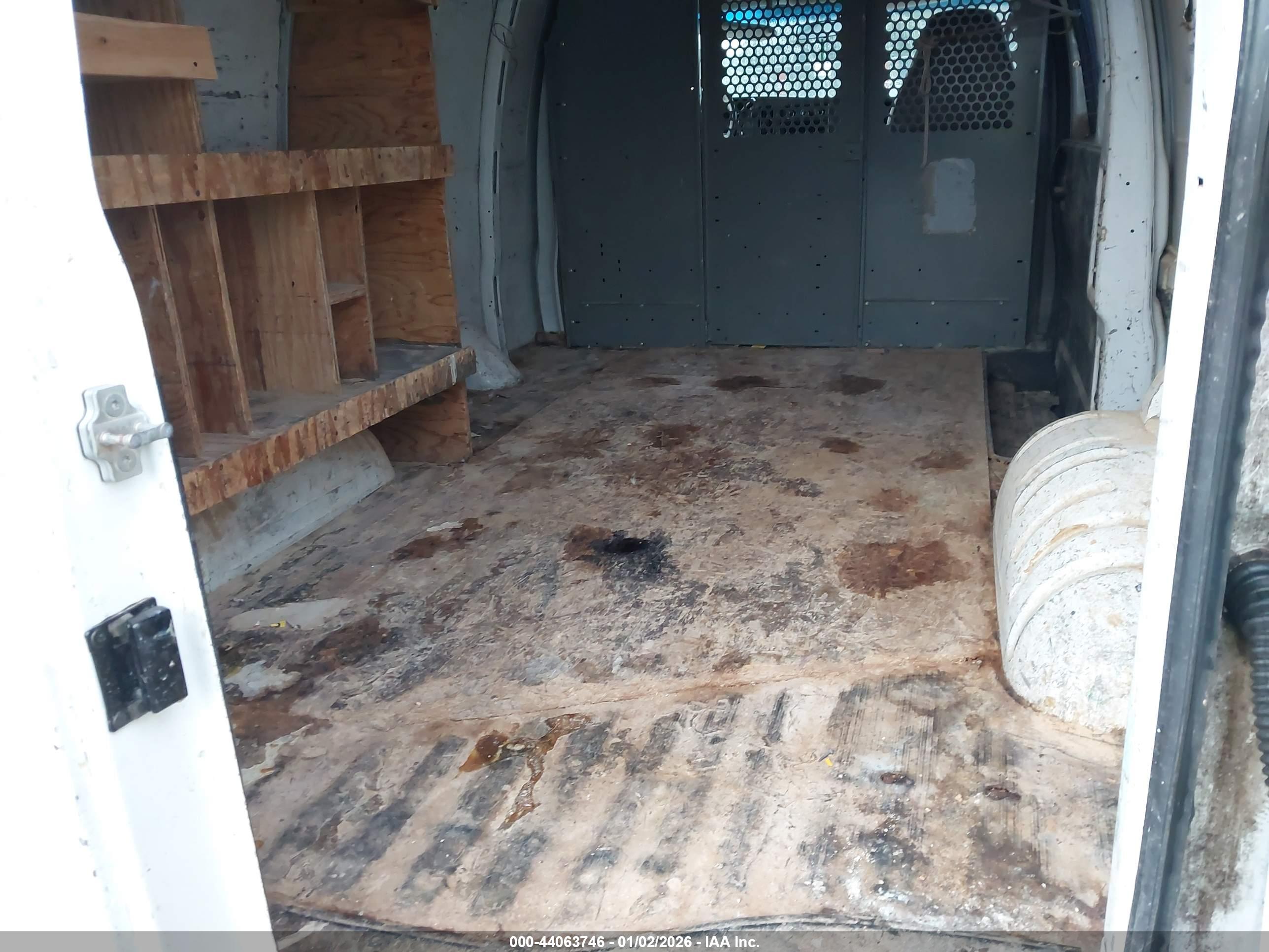 CHEVROLET EXPRESS image 8
