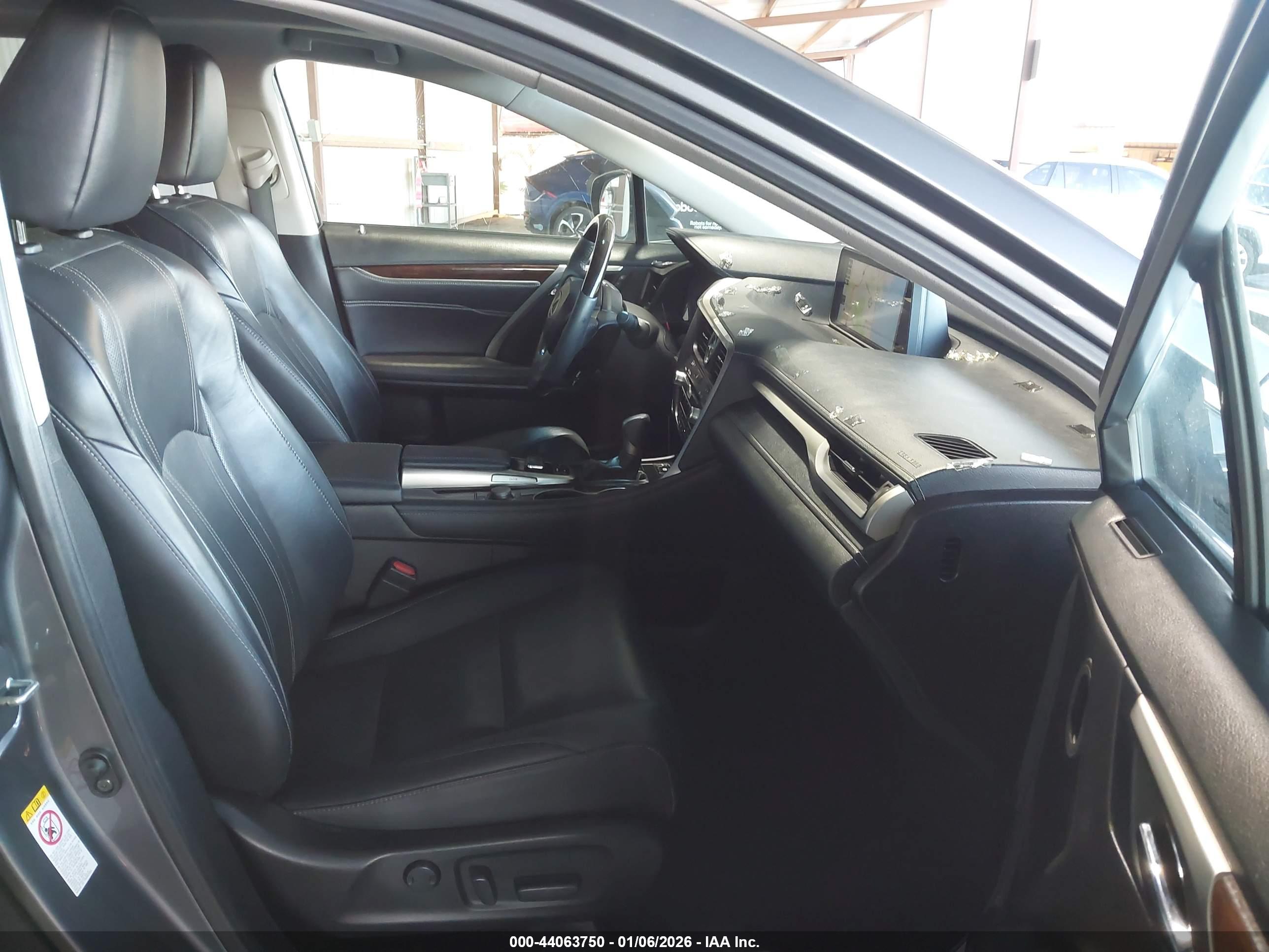LEXUS RX image 5