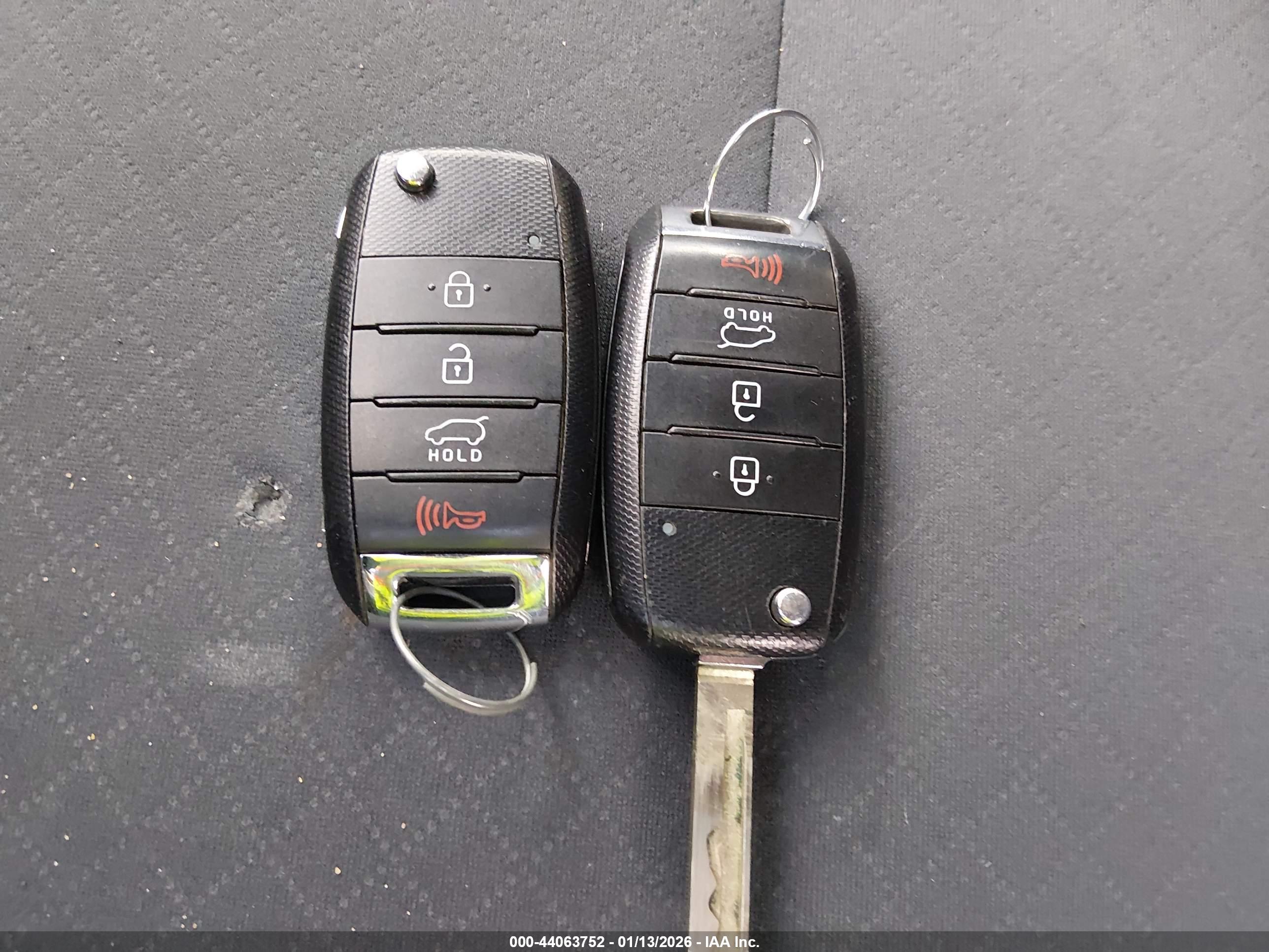 KIA SORENTO image 11