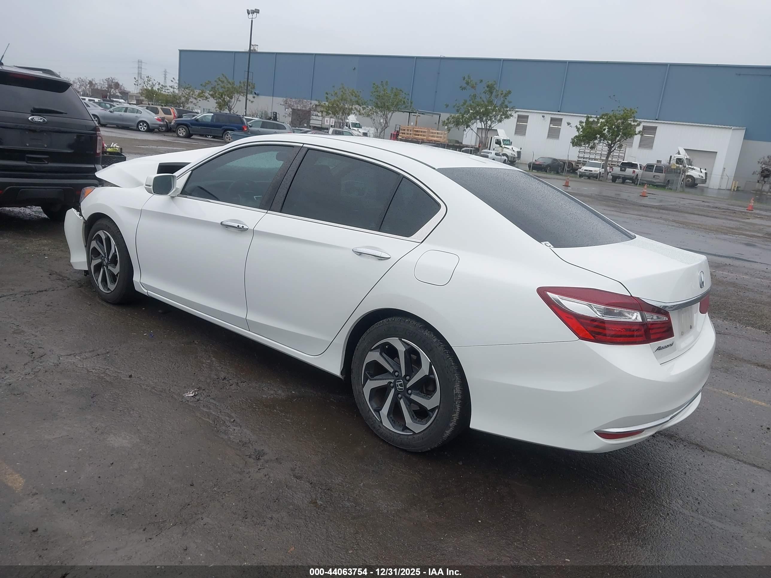 HONDA ACCORD image 3