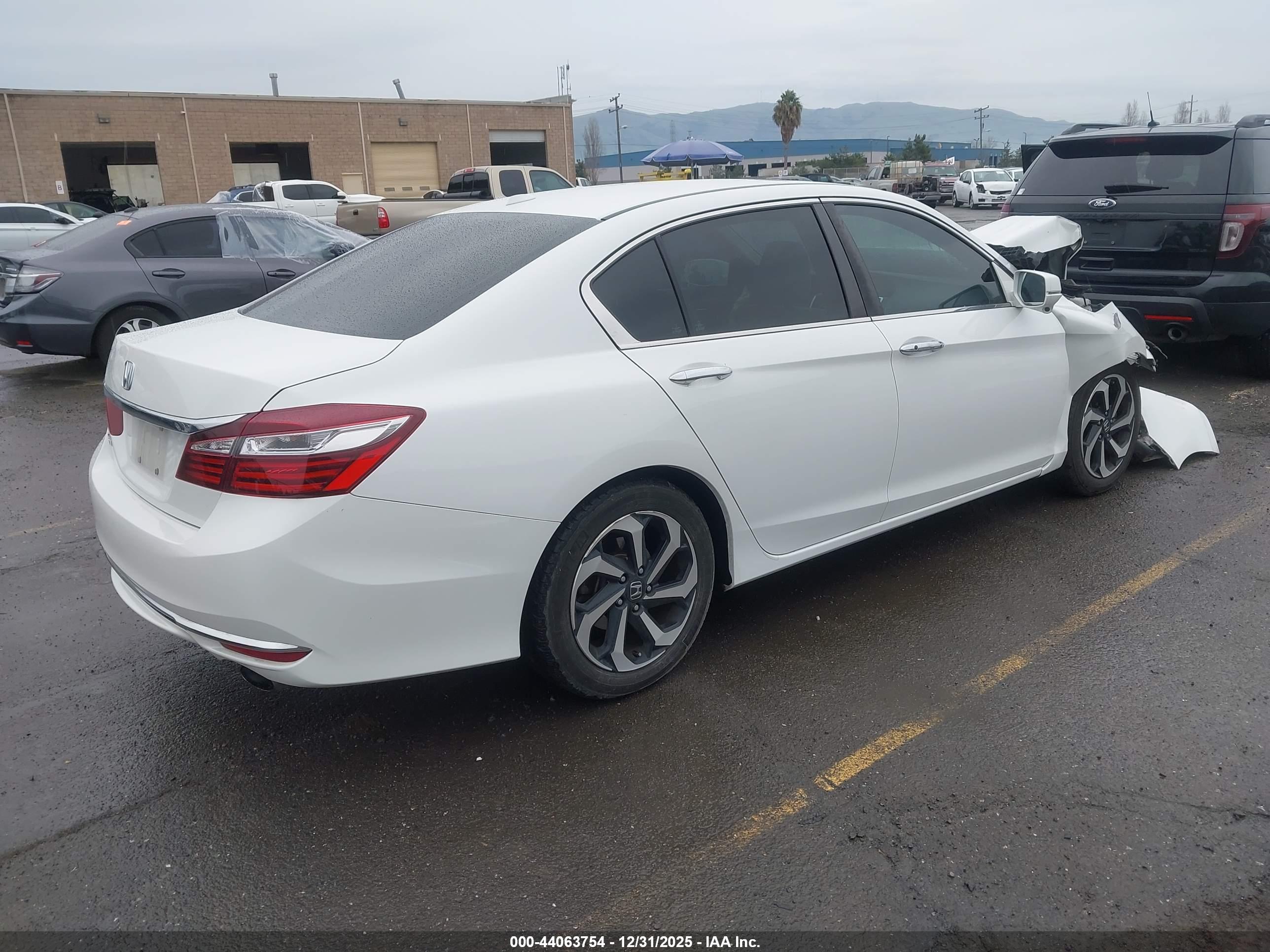 HONDA ACCORD image 4