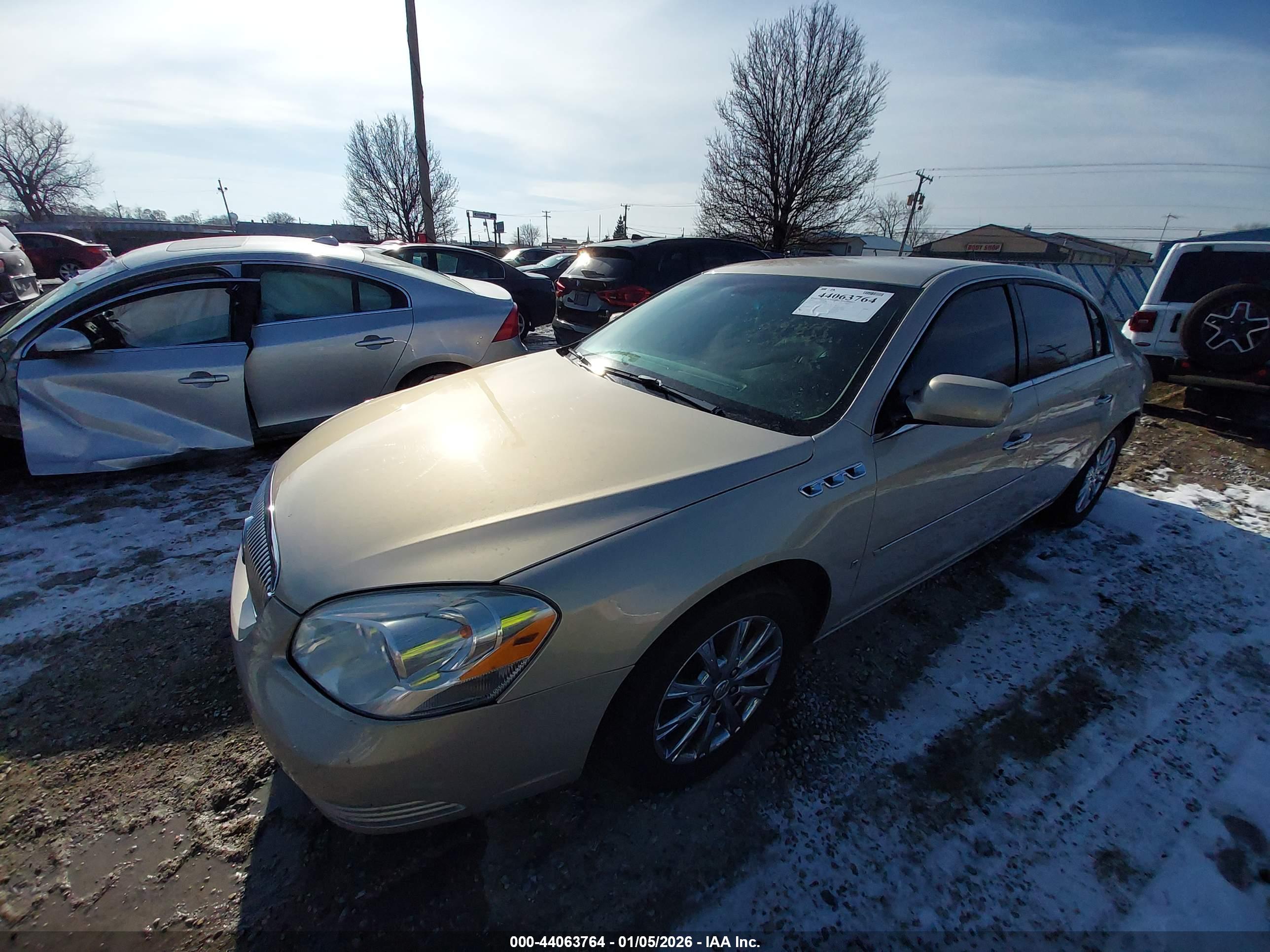 BUICK LUCERNE image 2