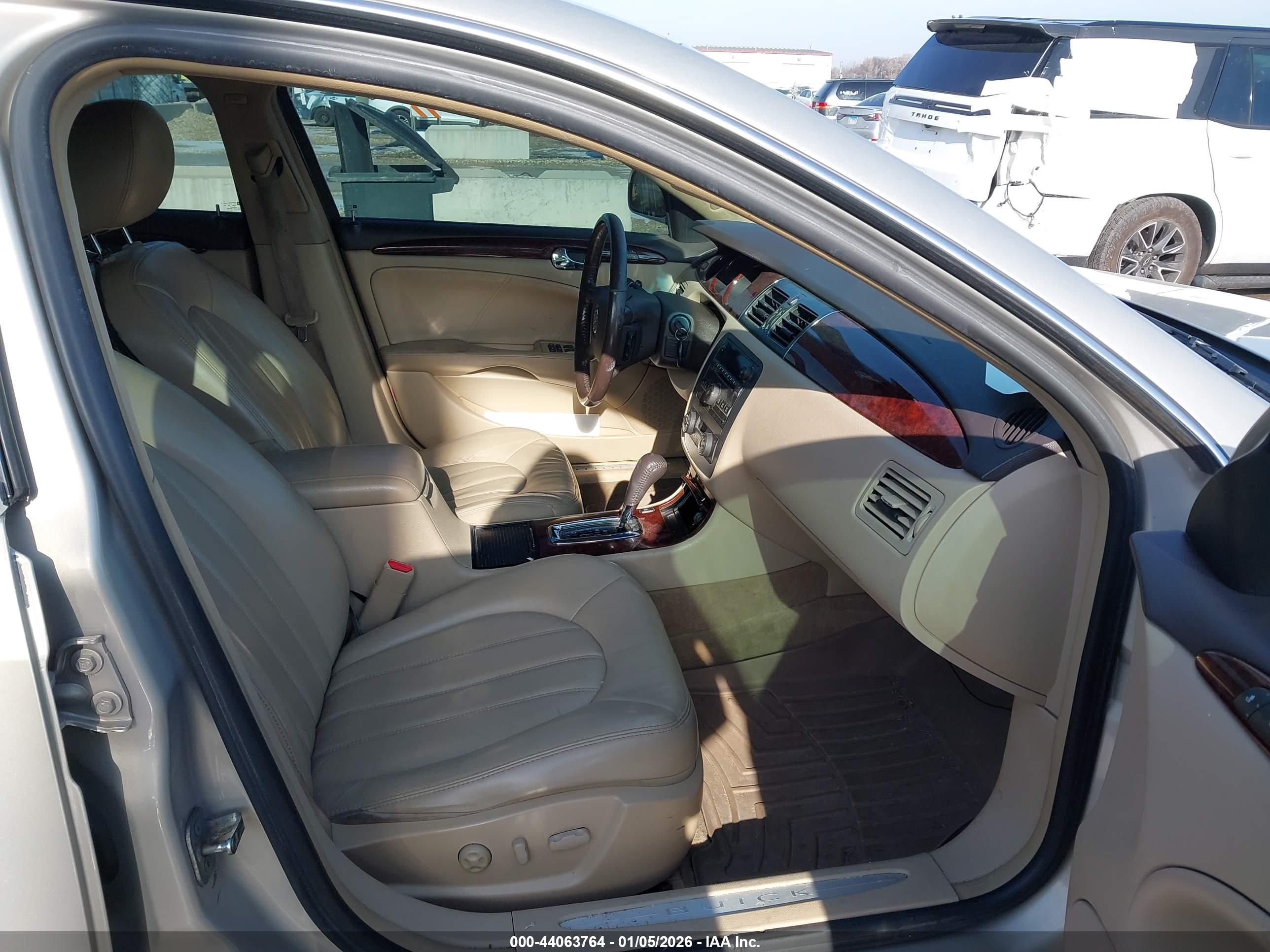 BUICK LUCERNE image 5