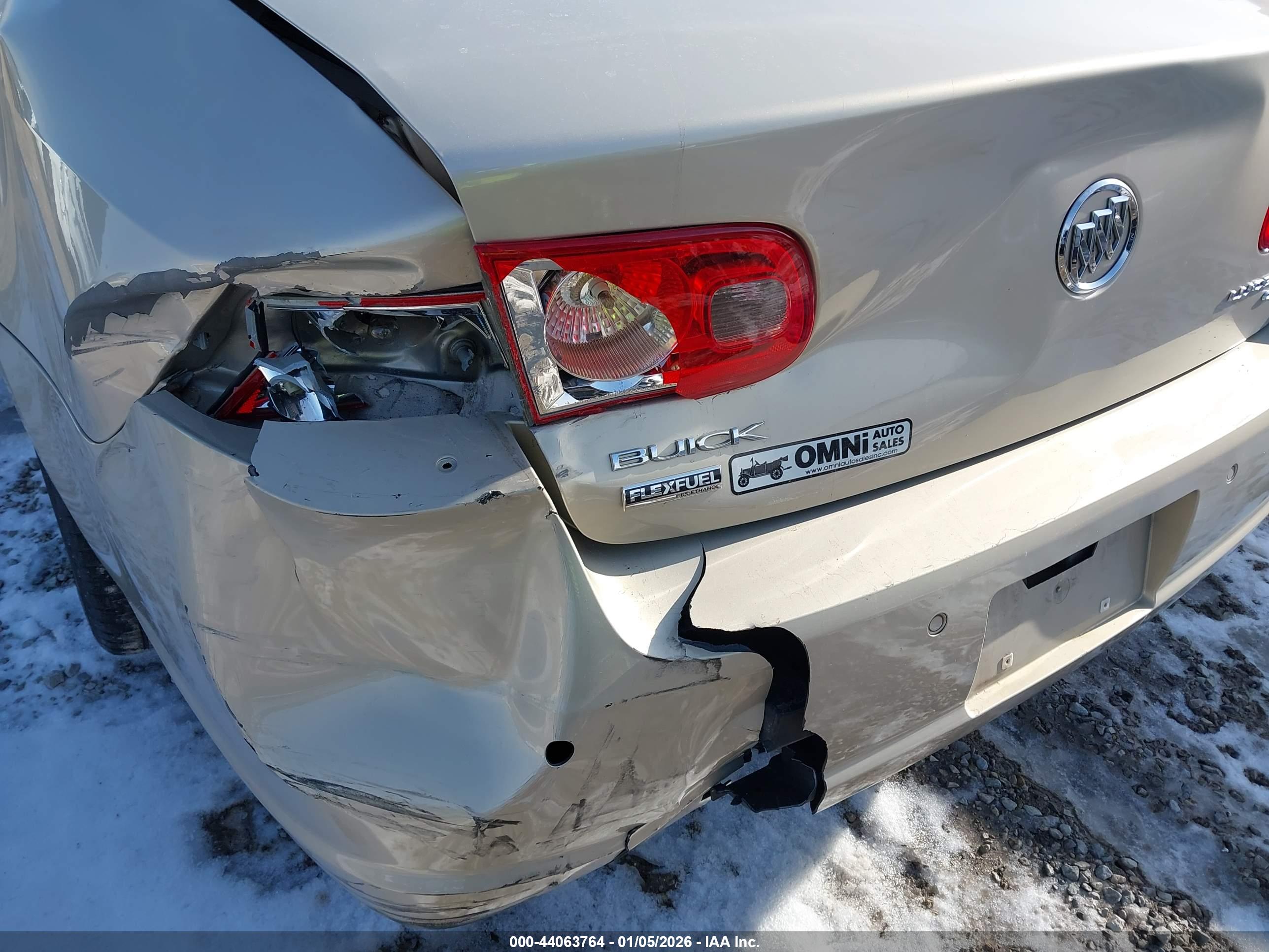 BUICK LUCERNE image 6