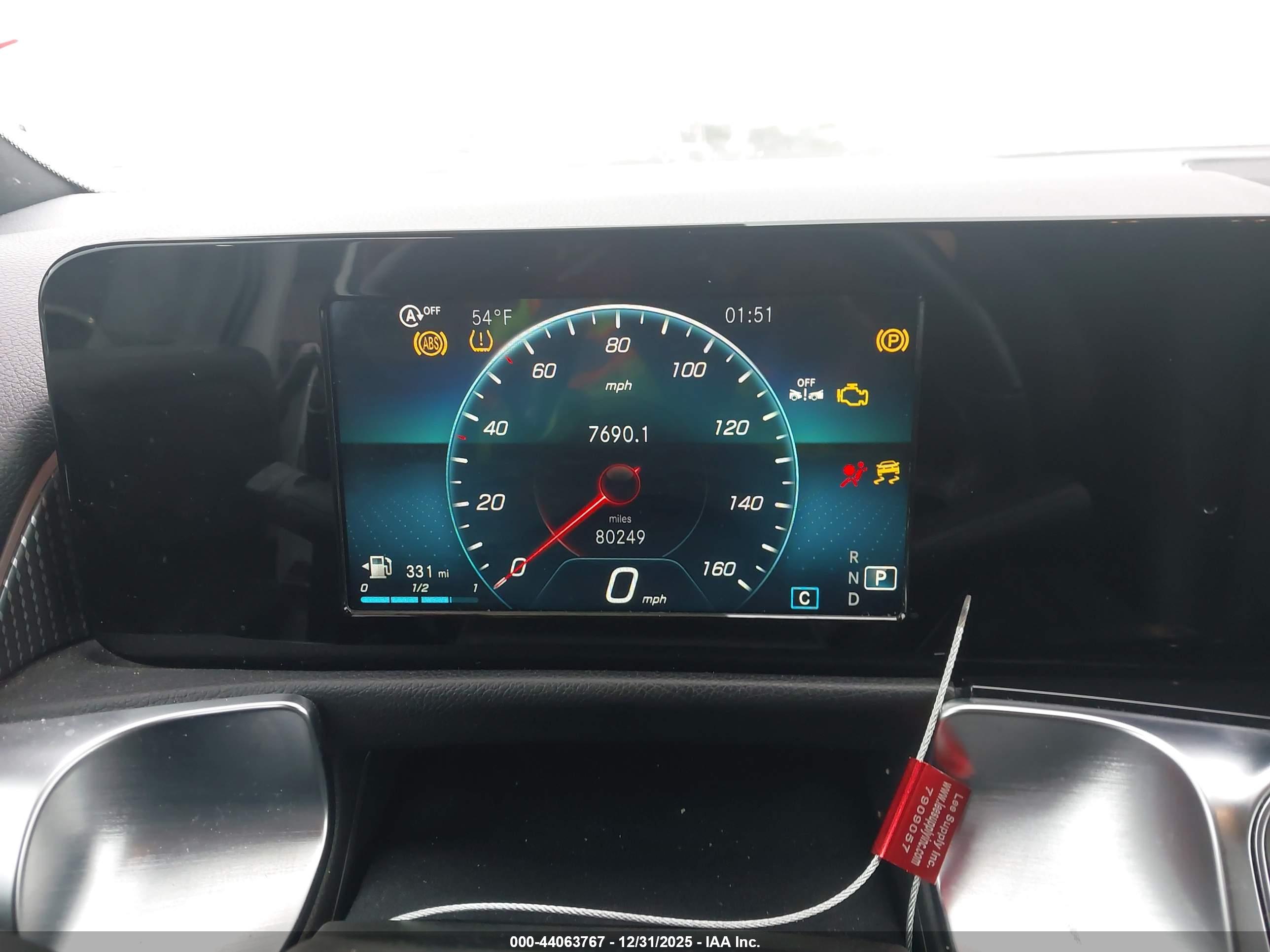 MERCEDES-BENZ GLB image 7