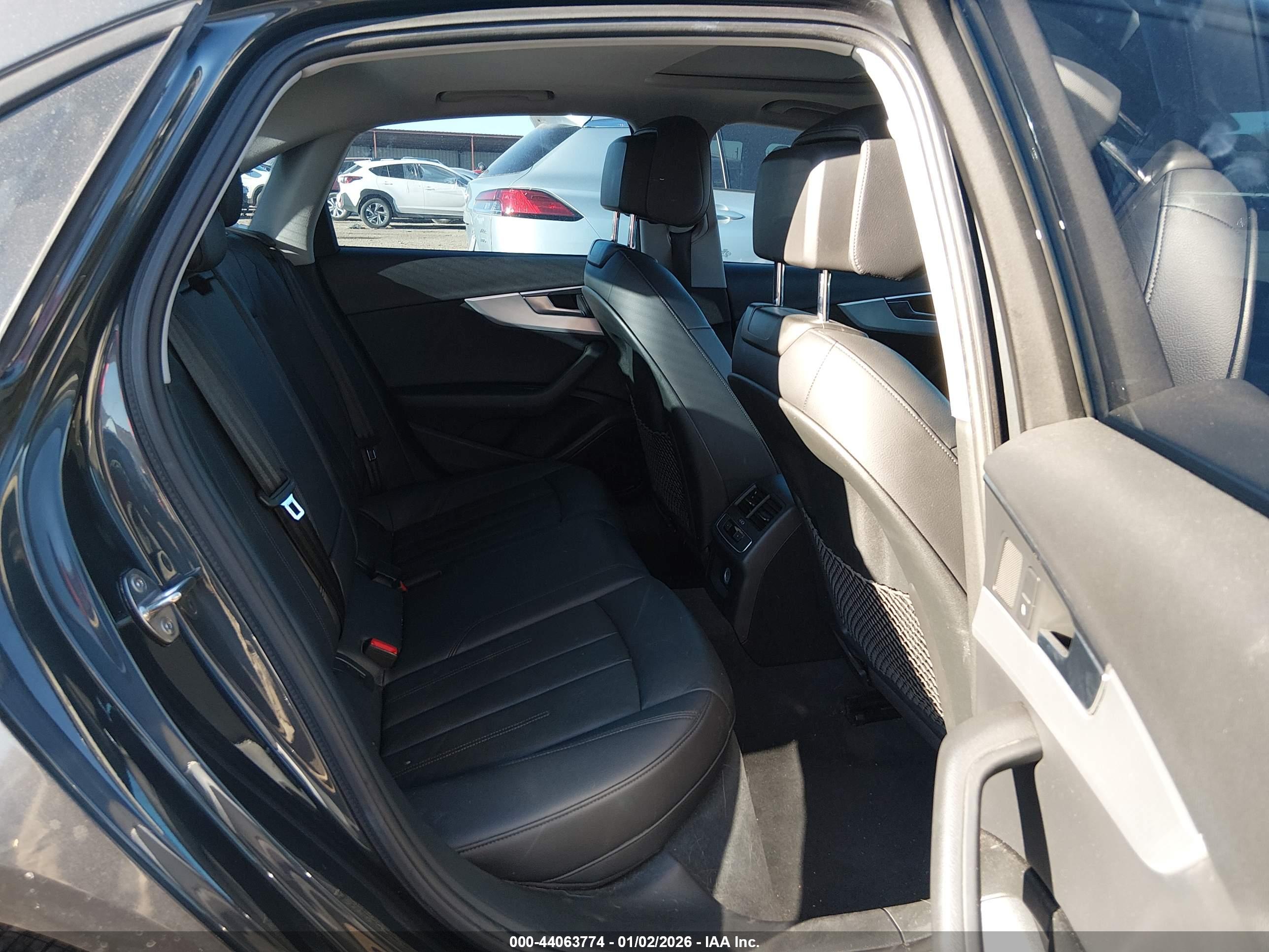 AUDI A4 image 8