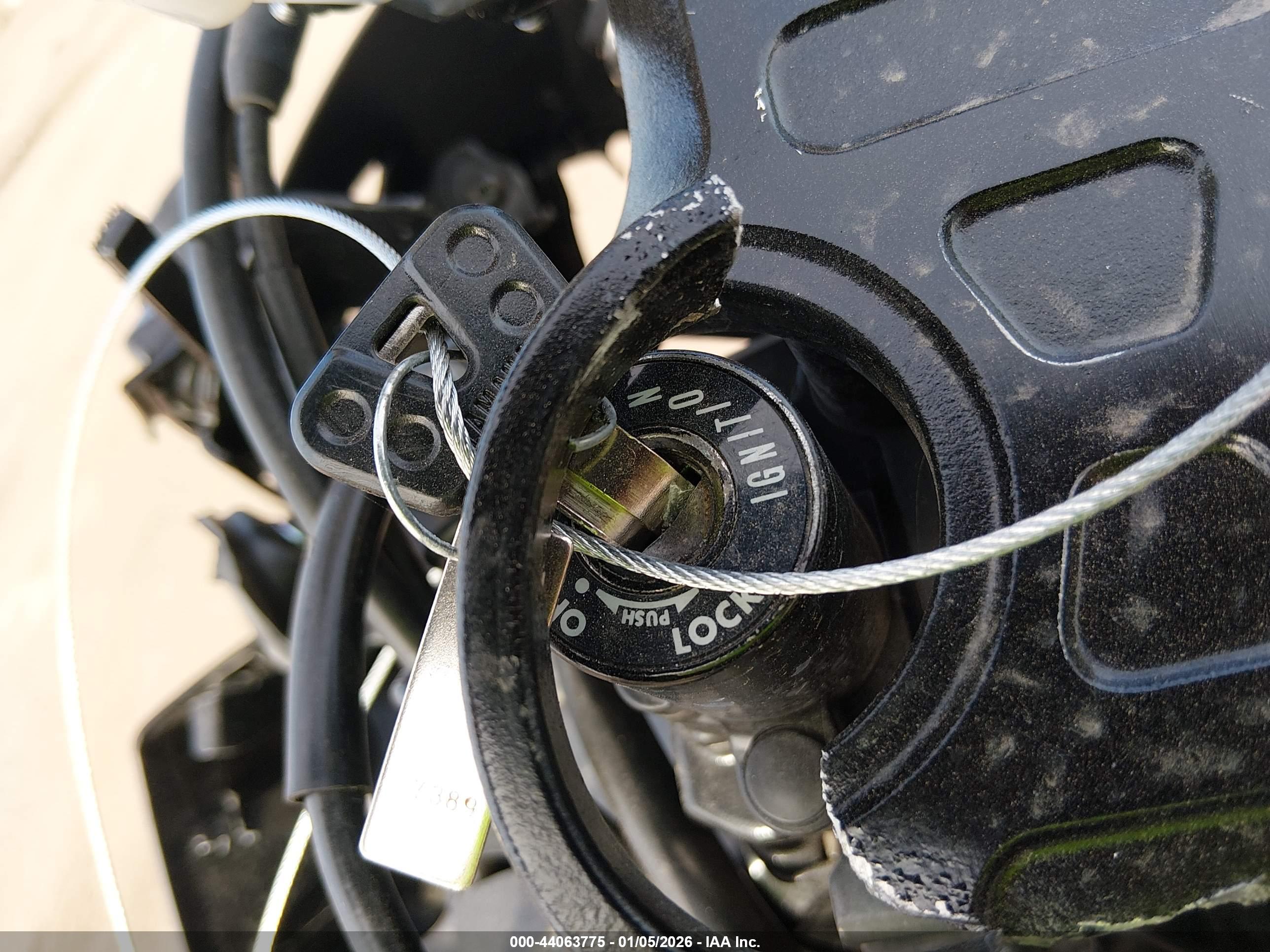 YAMAHA YZFR7 image 11