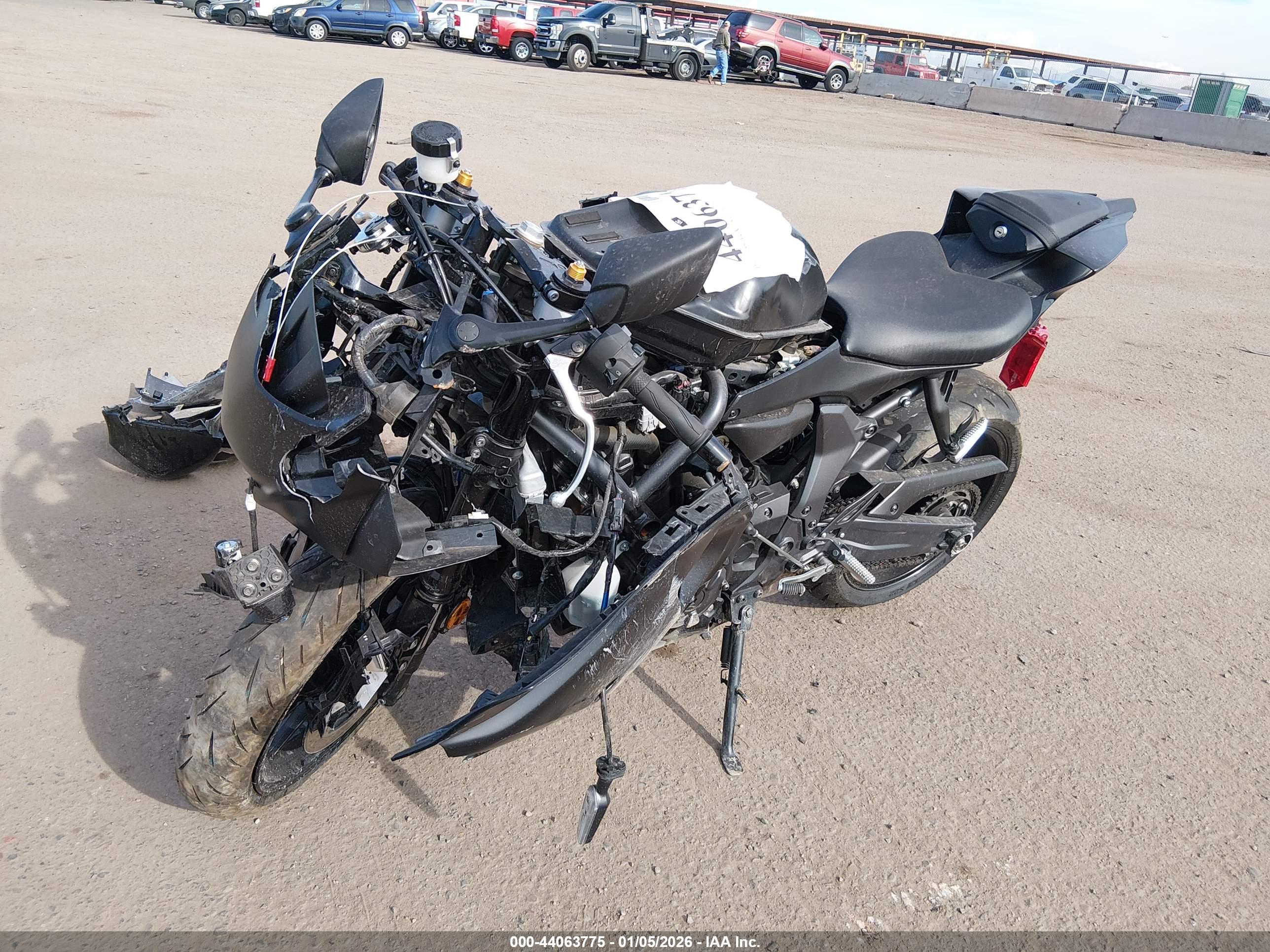 YAMAHA YZFR7 image 2