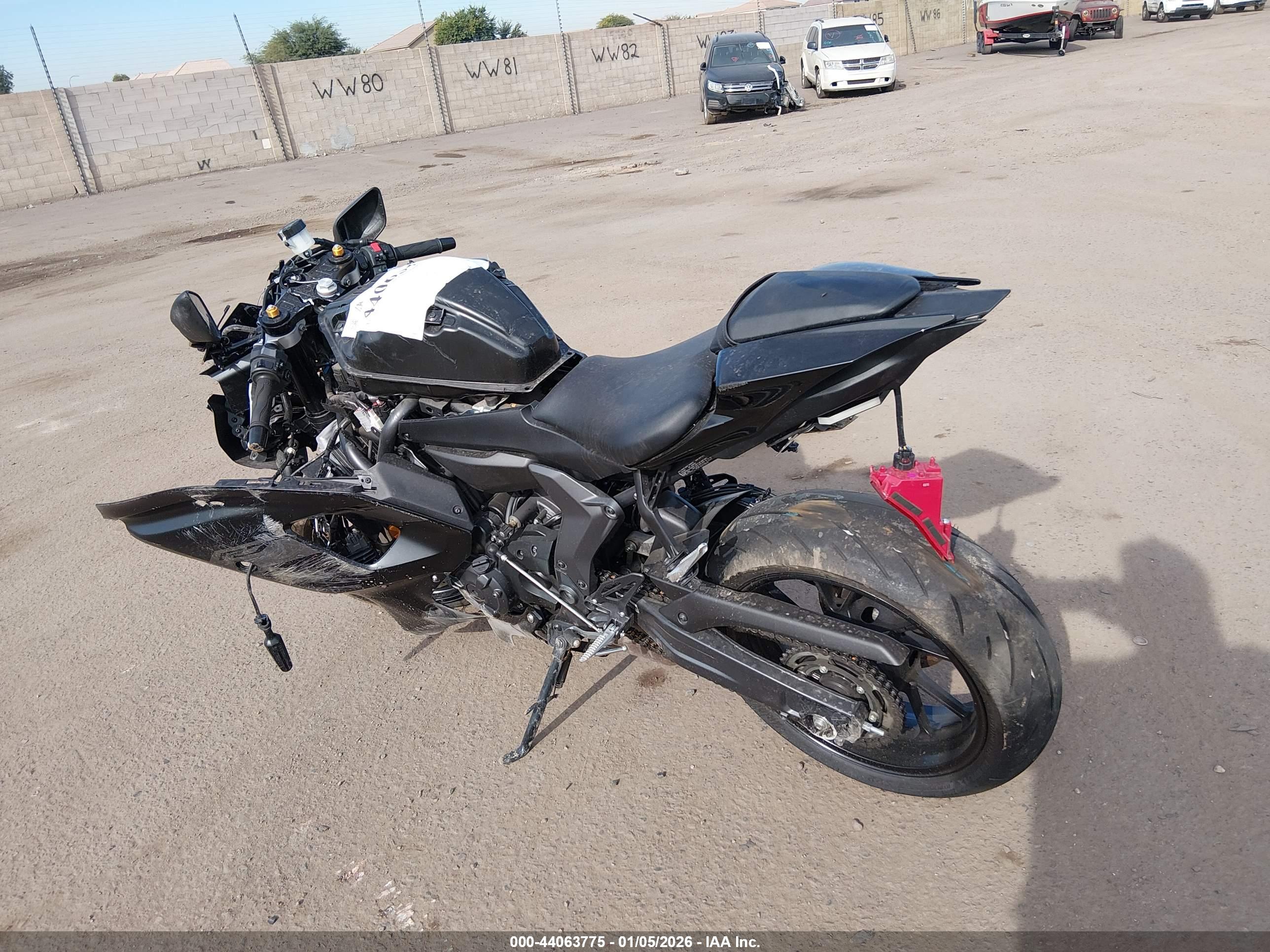 YAMAHA YZFR7 image 3