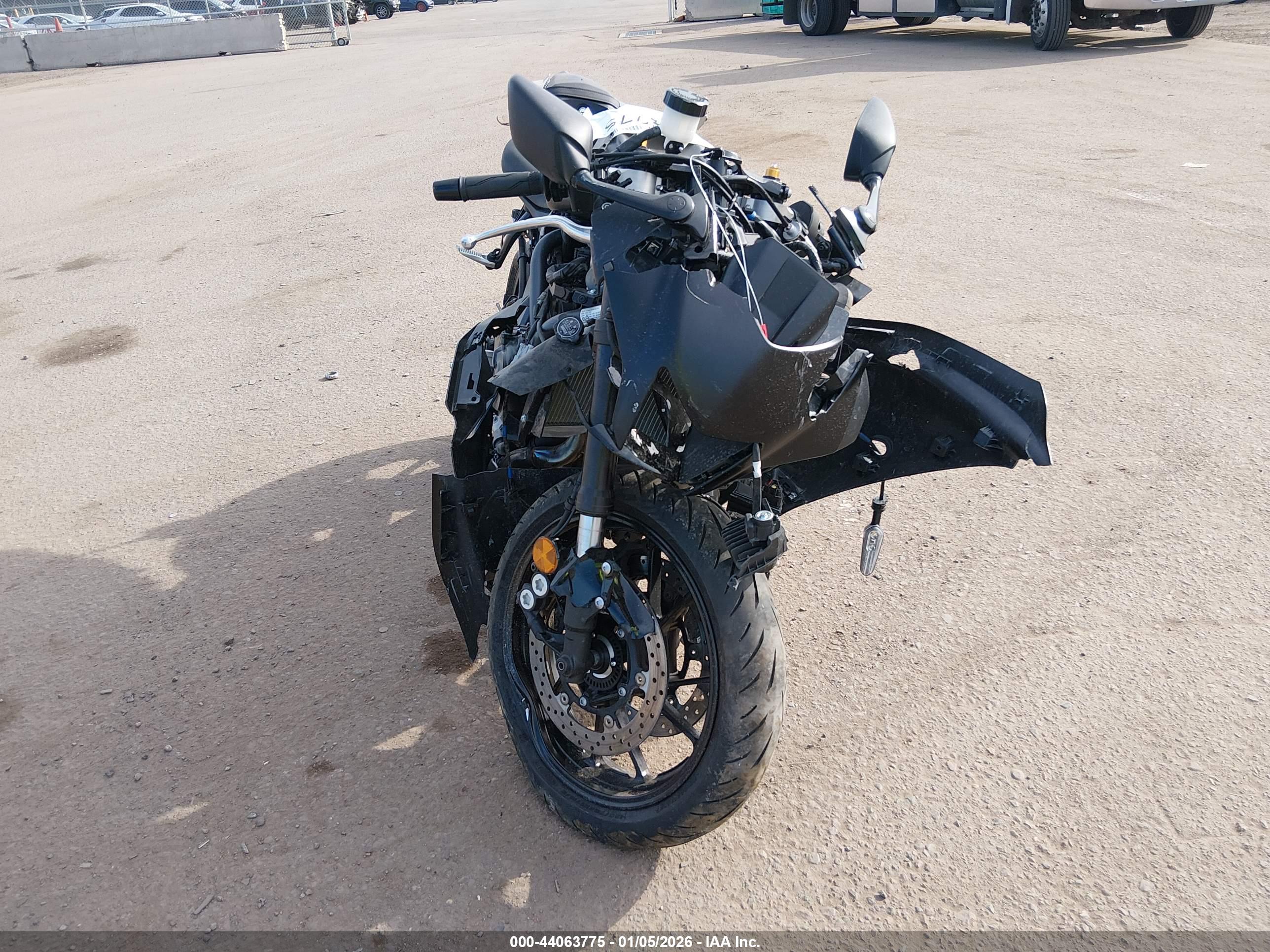 YAMAHA YZFR7 image 5
