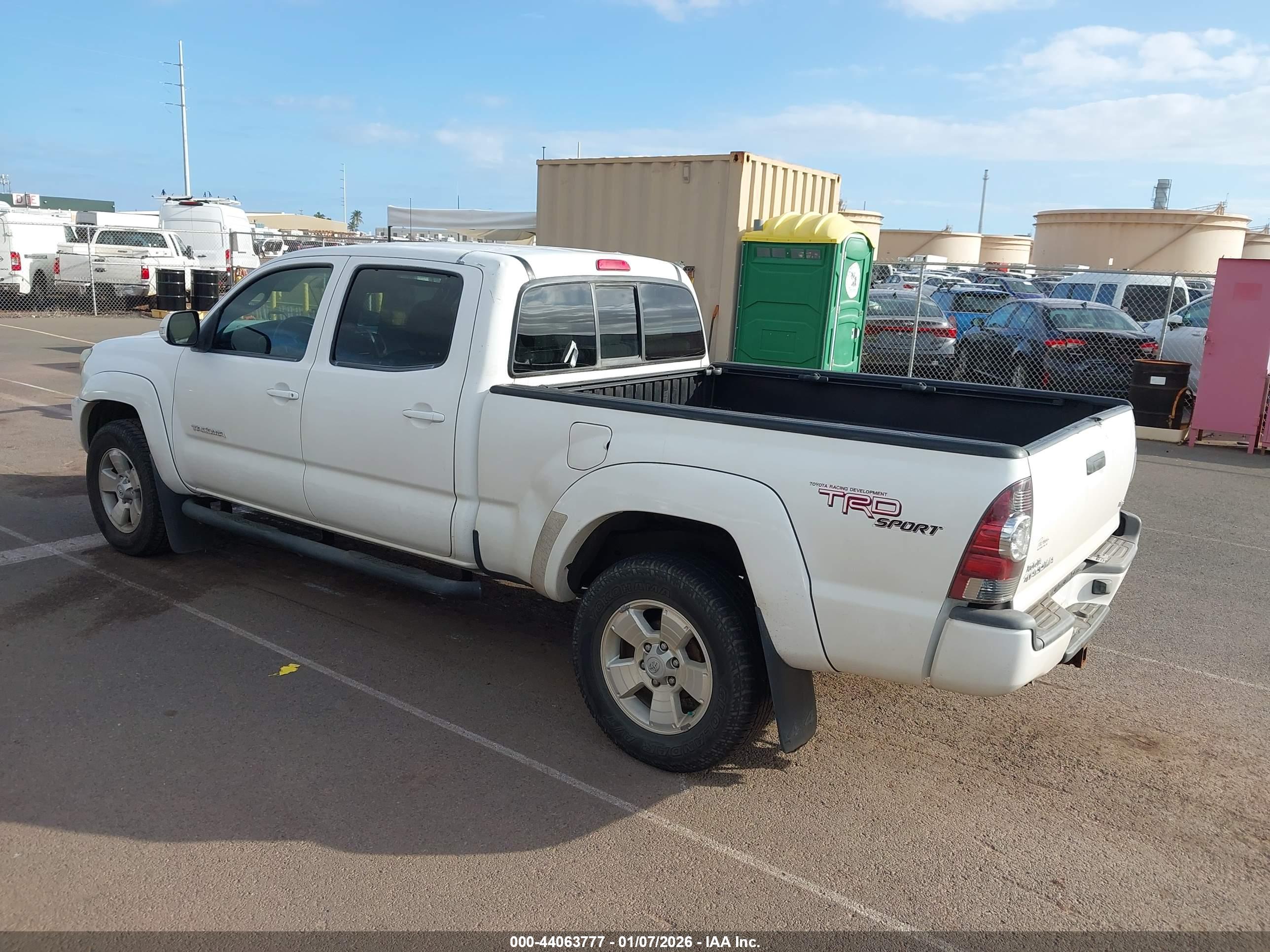 TOYOTA TACOMA image 3