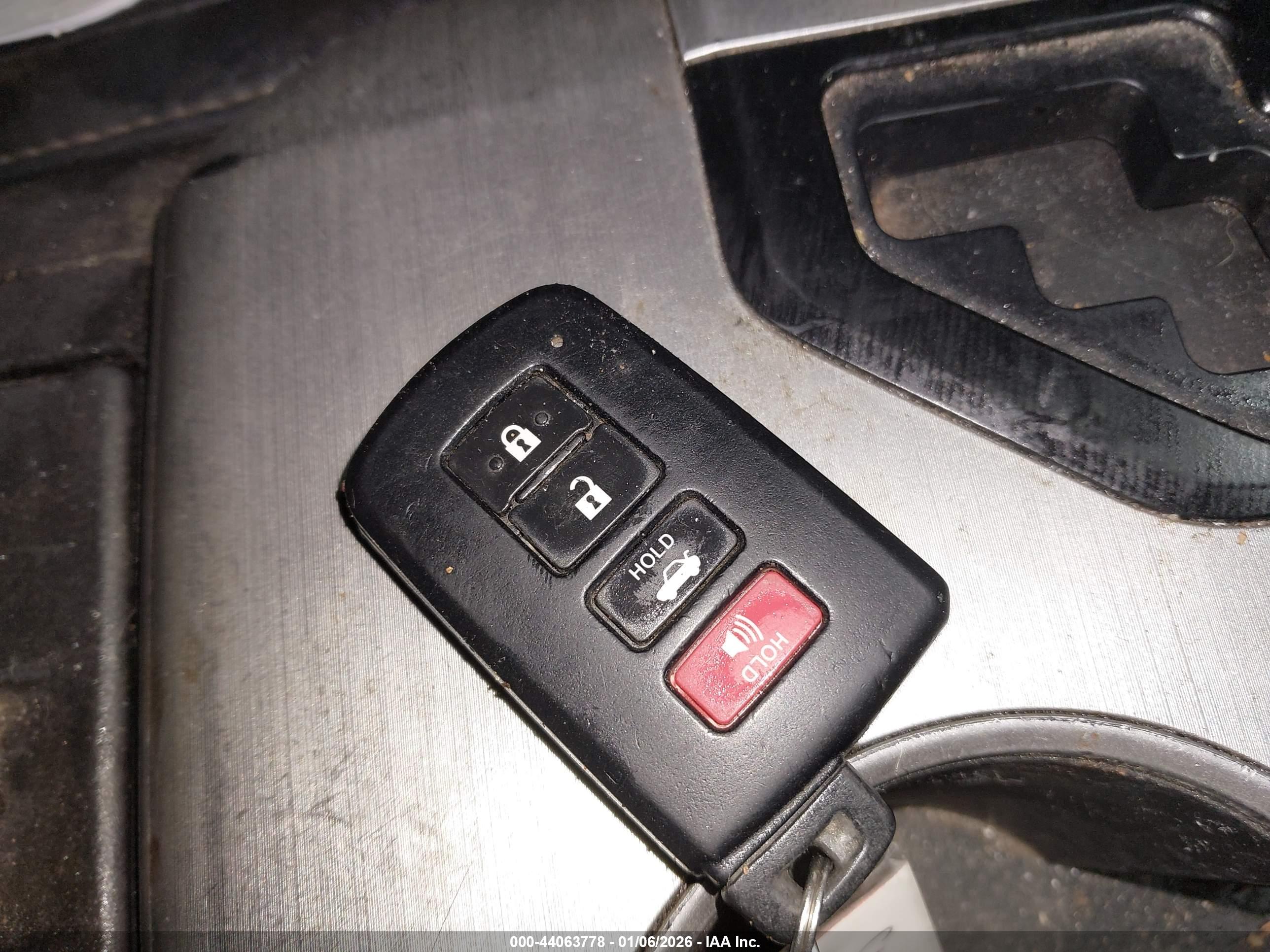 TOYOTA CAMRY image 11