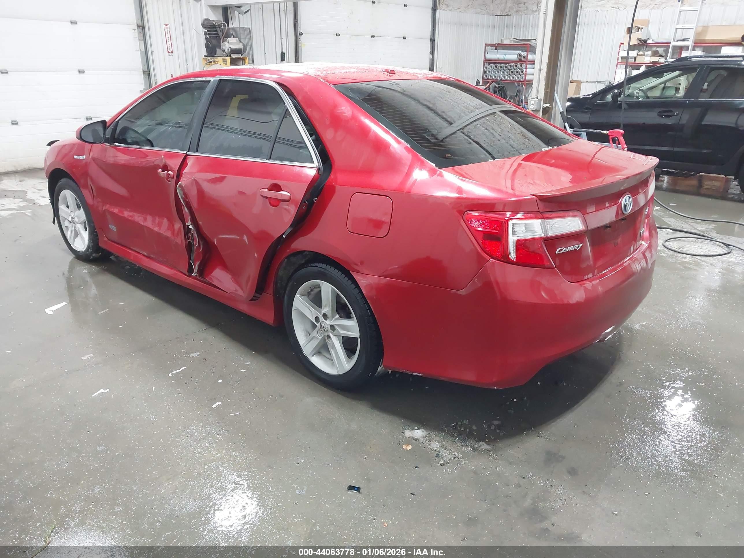 TOYOTA CAMRY image 3