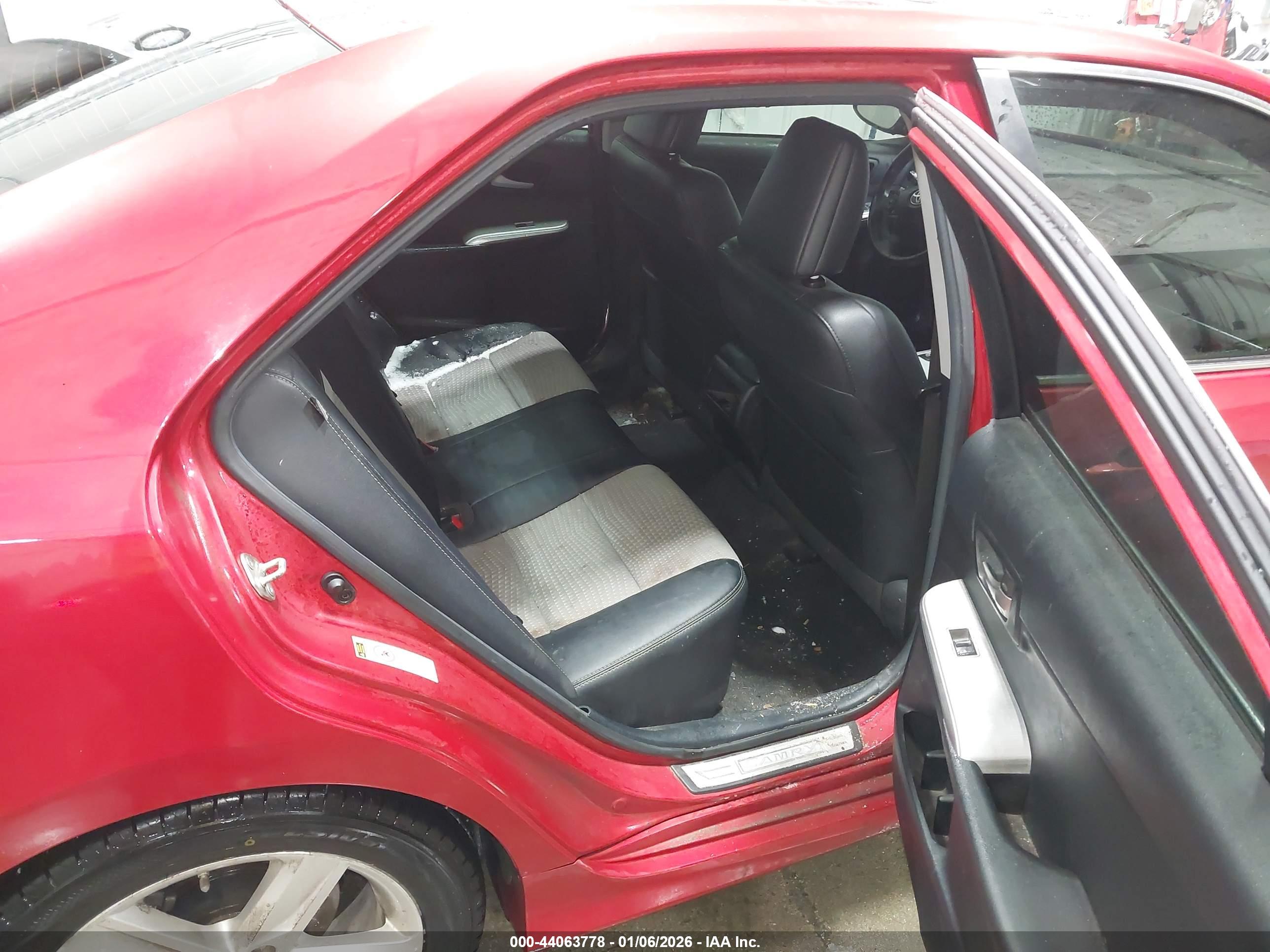TOYOTA CAMRY image 8