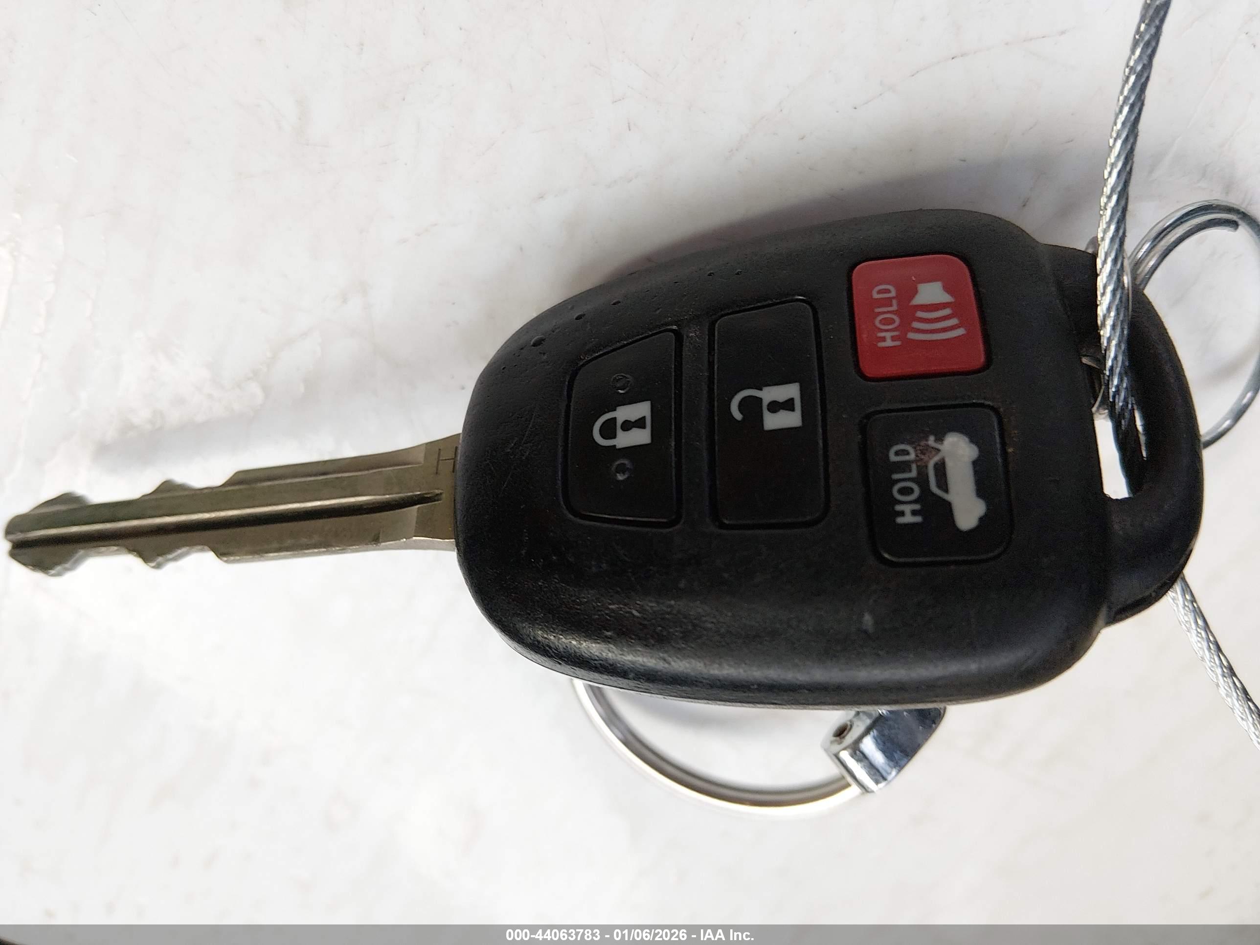 TOYOTA COROLLA image 11