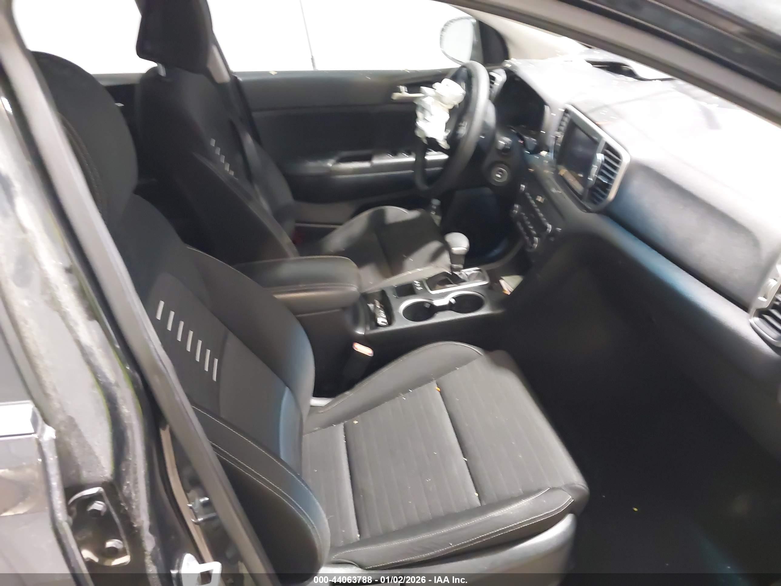 KIA SPORTAGE image 5