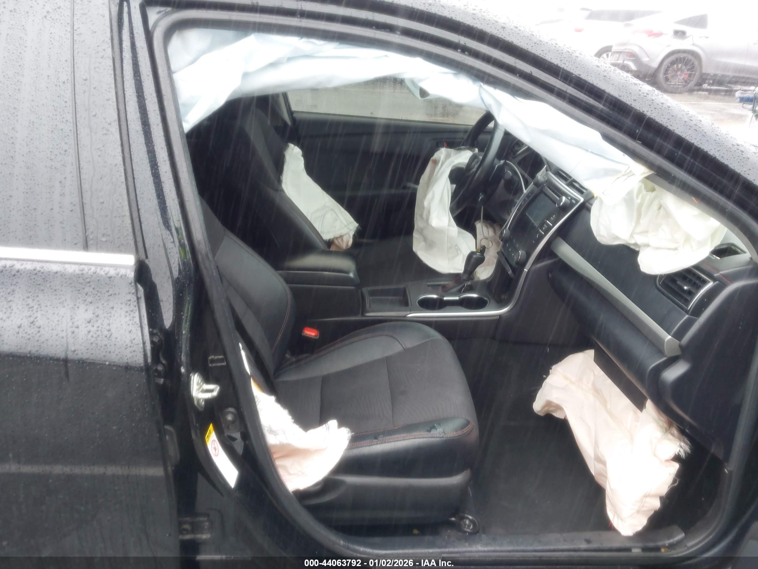 TOYOTA CAMRY image 5