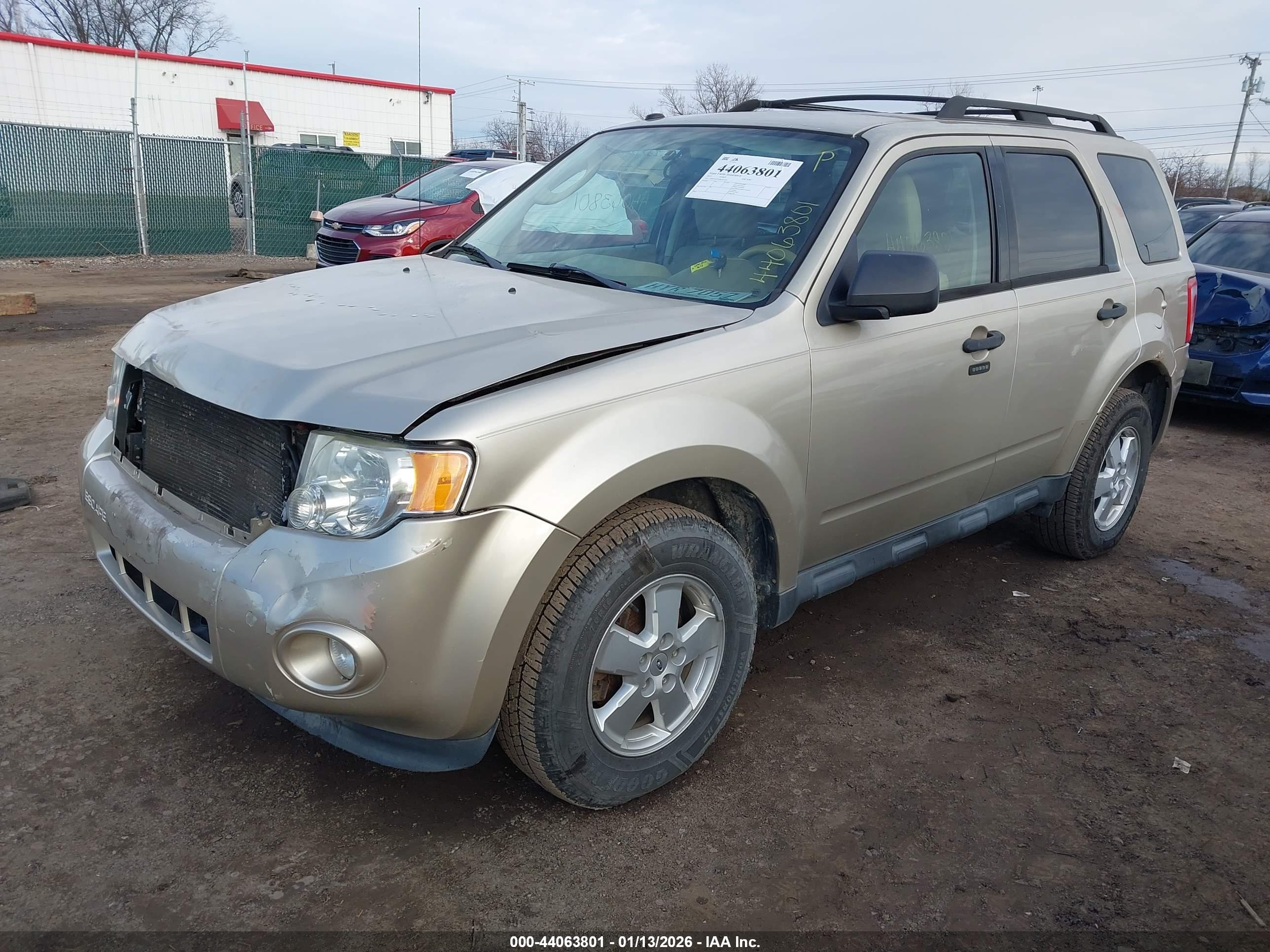 FORD ESCAPE image 2