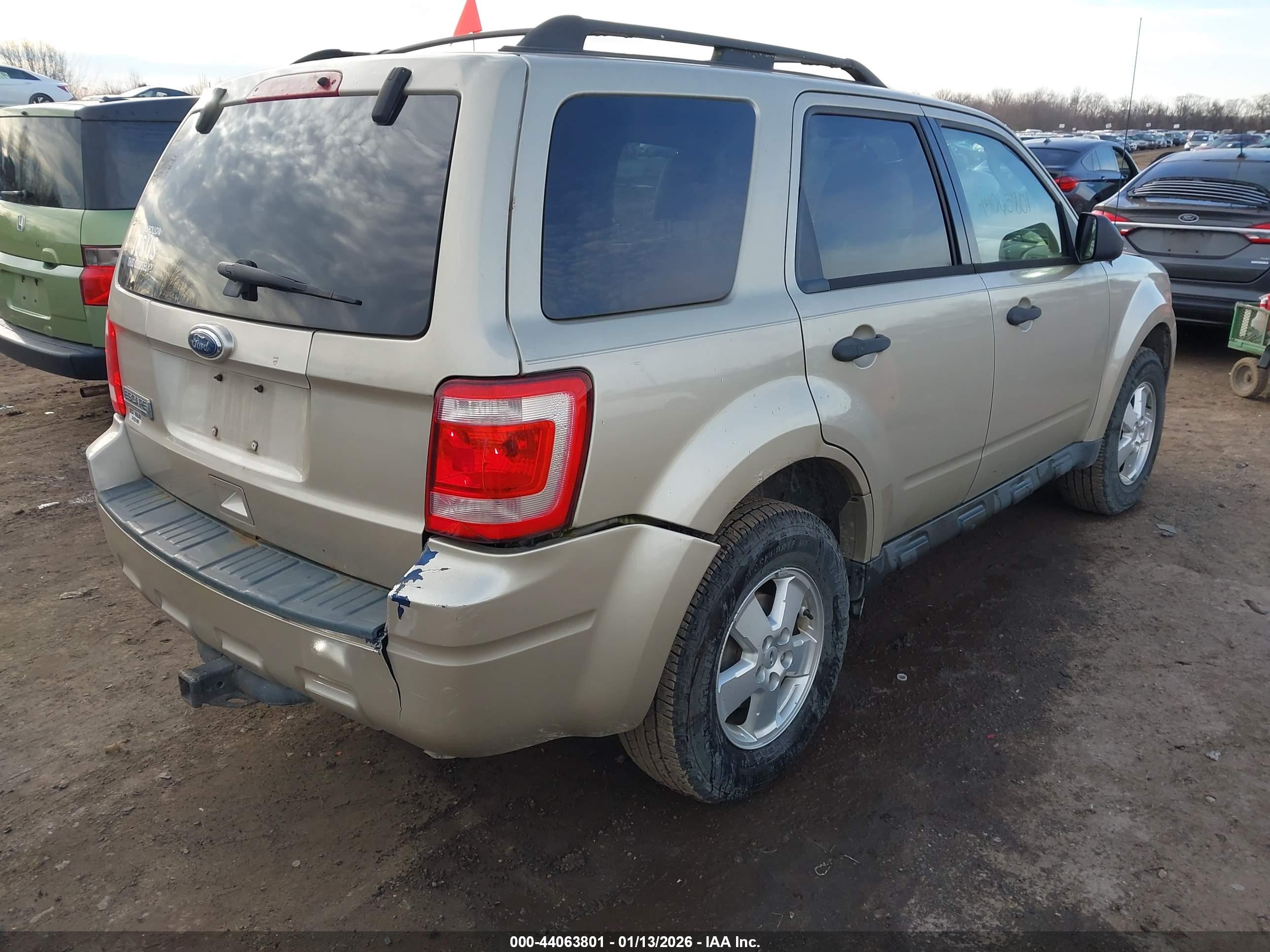 FORD ESCAPE image 4