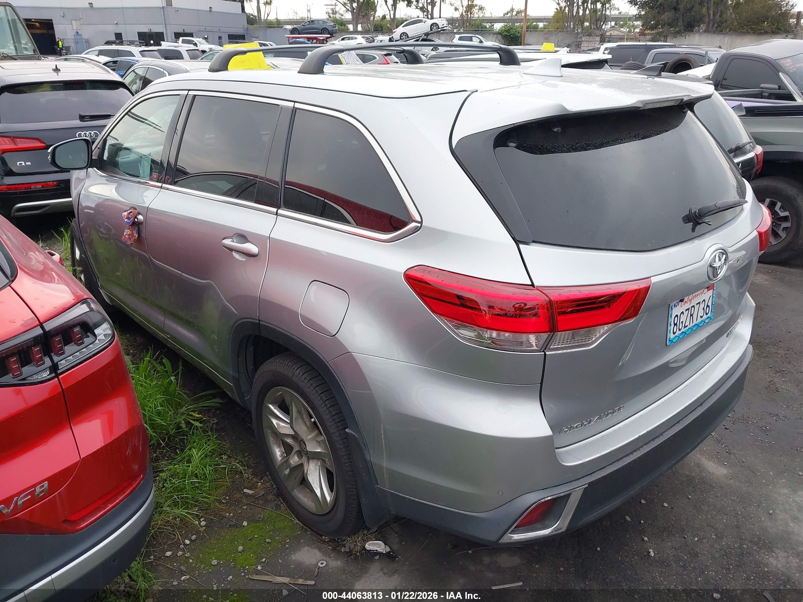 TOYOTA HIGHLANDER image 3