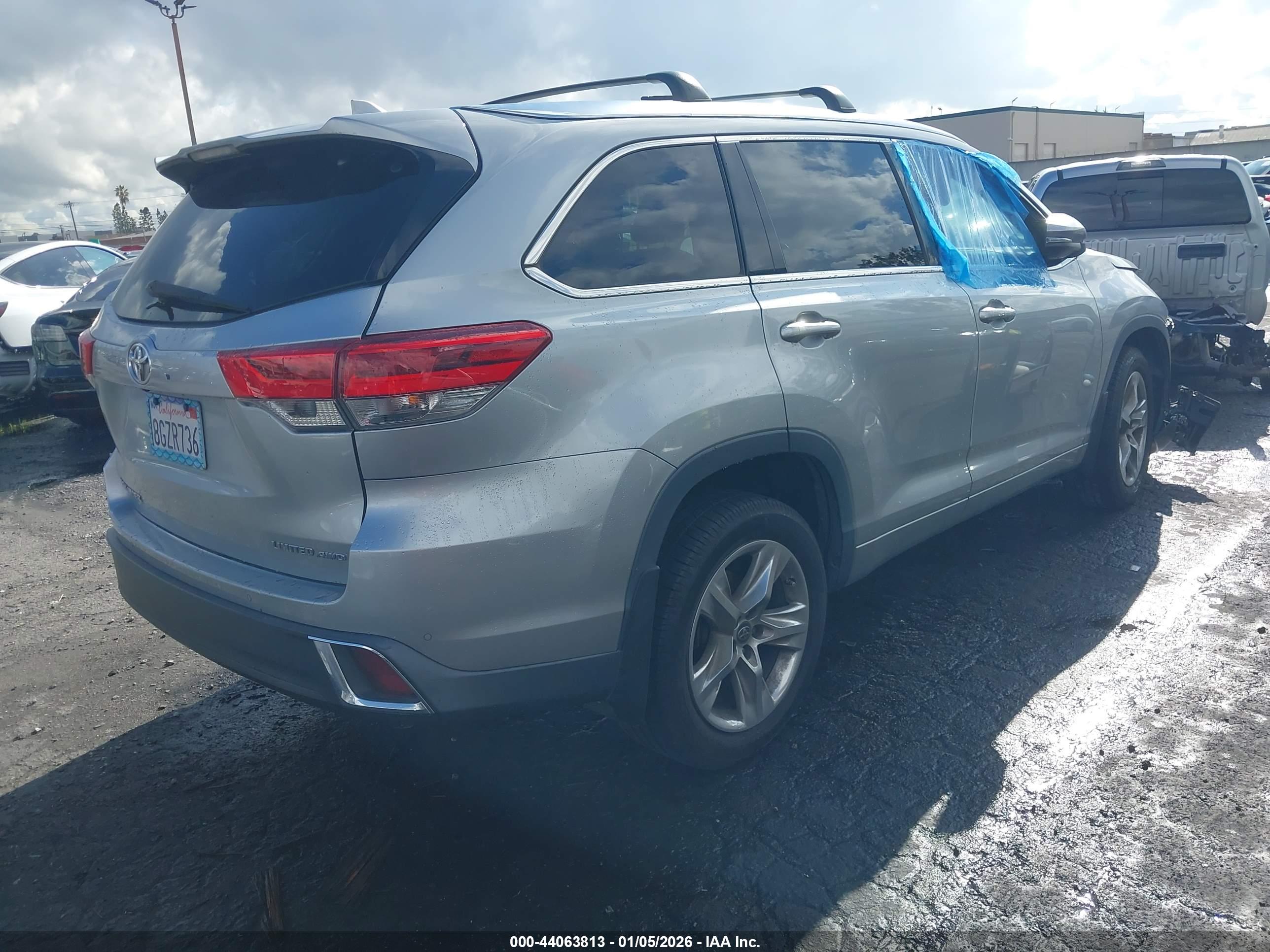 TOYOTA HIGHLANDER image 4