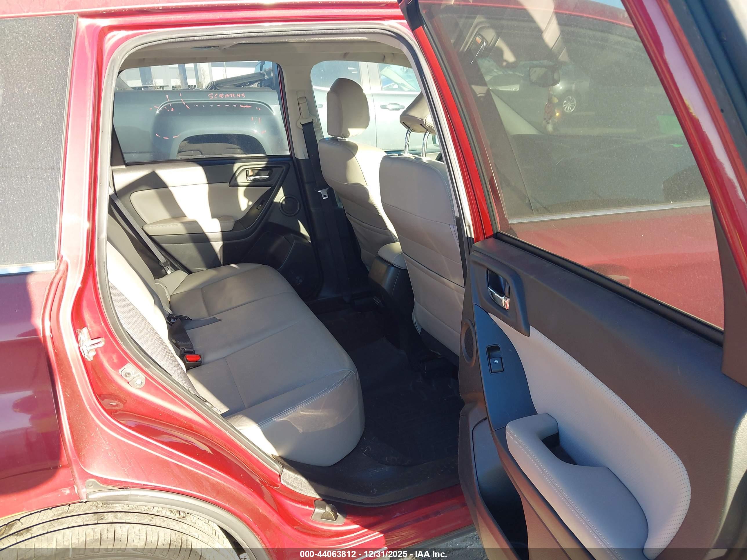 SUBARU FORESTER image 8