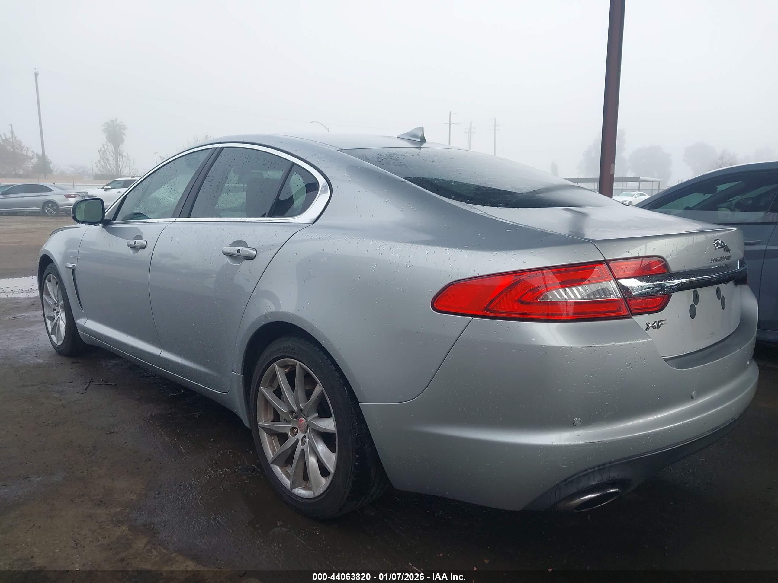 JAGUAR XF image 3