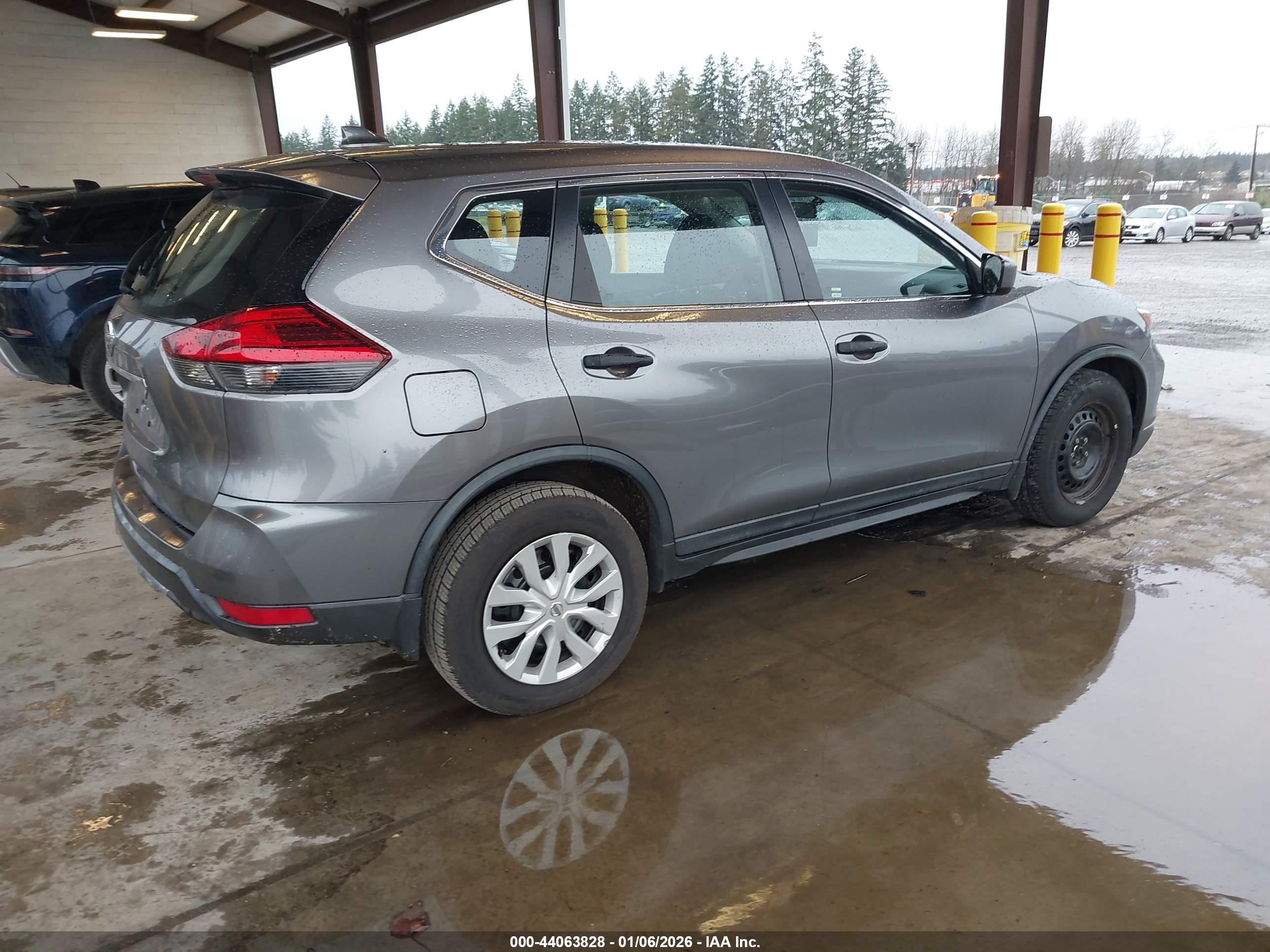 NISSAN ROGUE image 4
