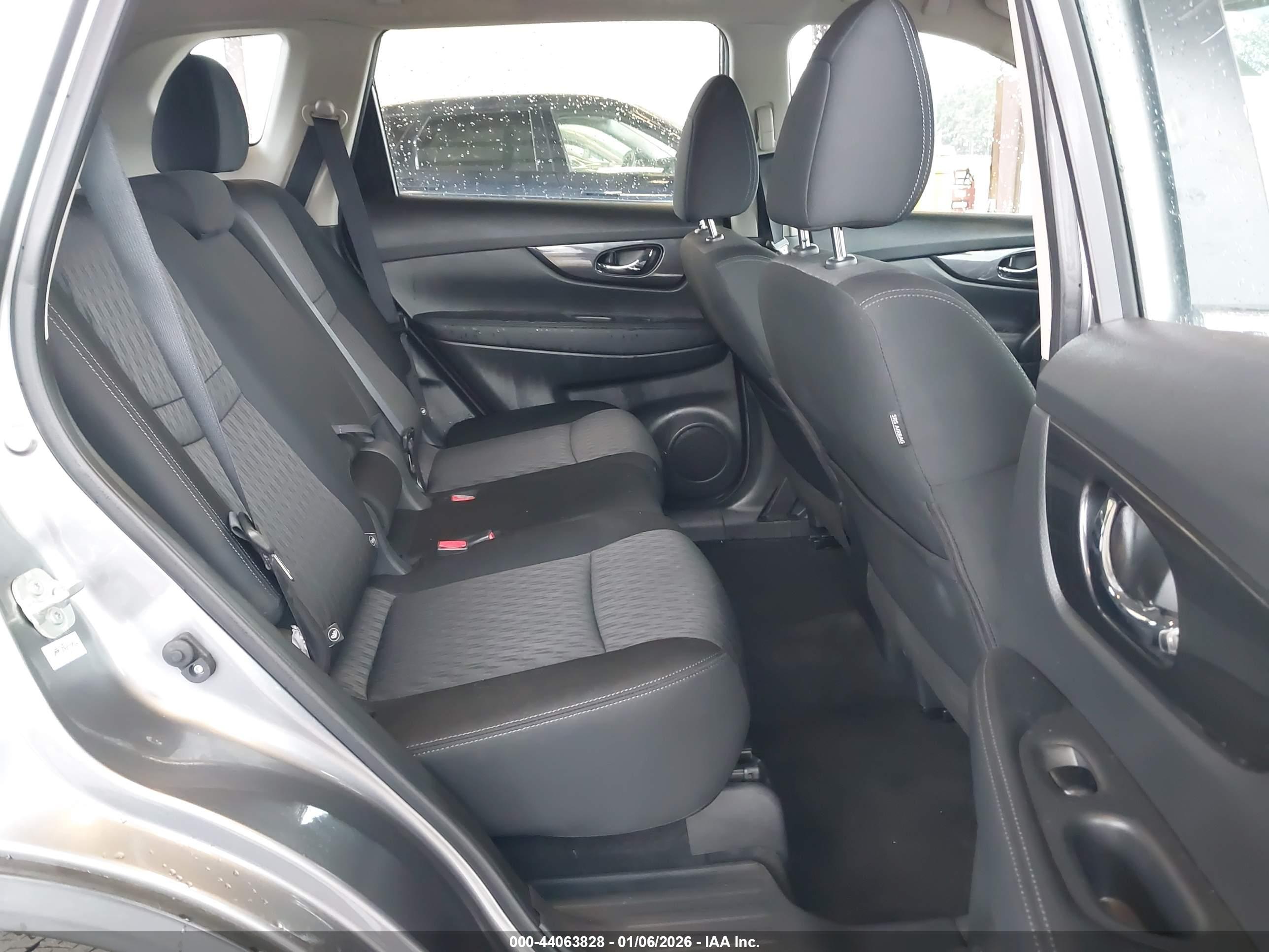 NISSAN ROGUE image 8