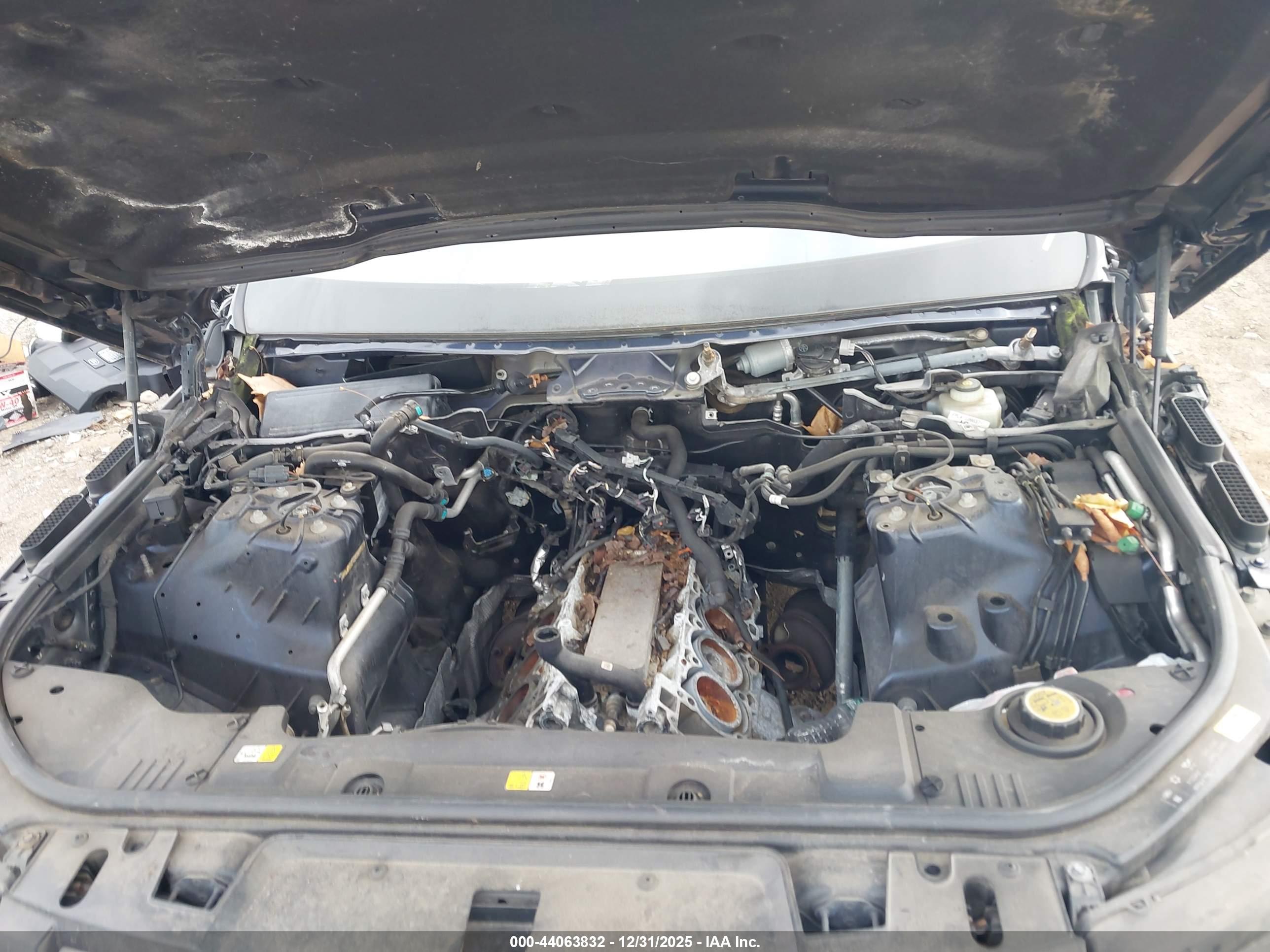 LAND ROVER image 10