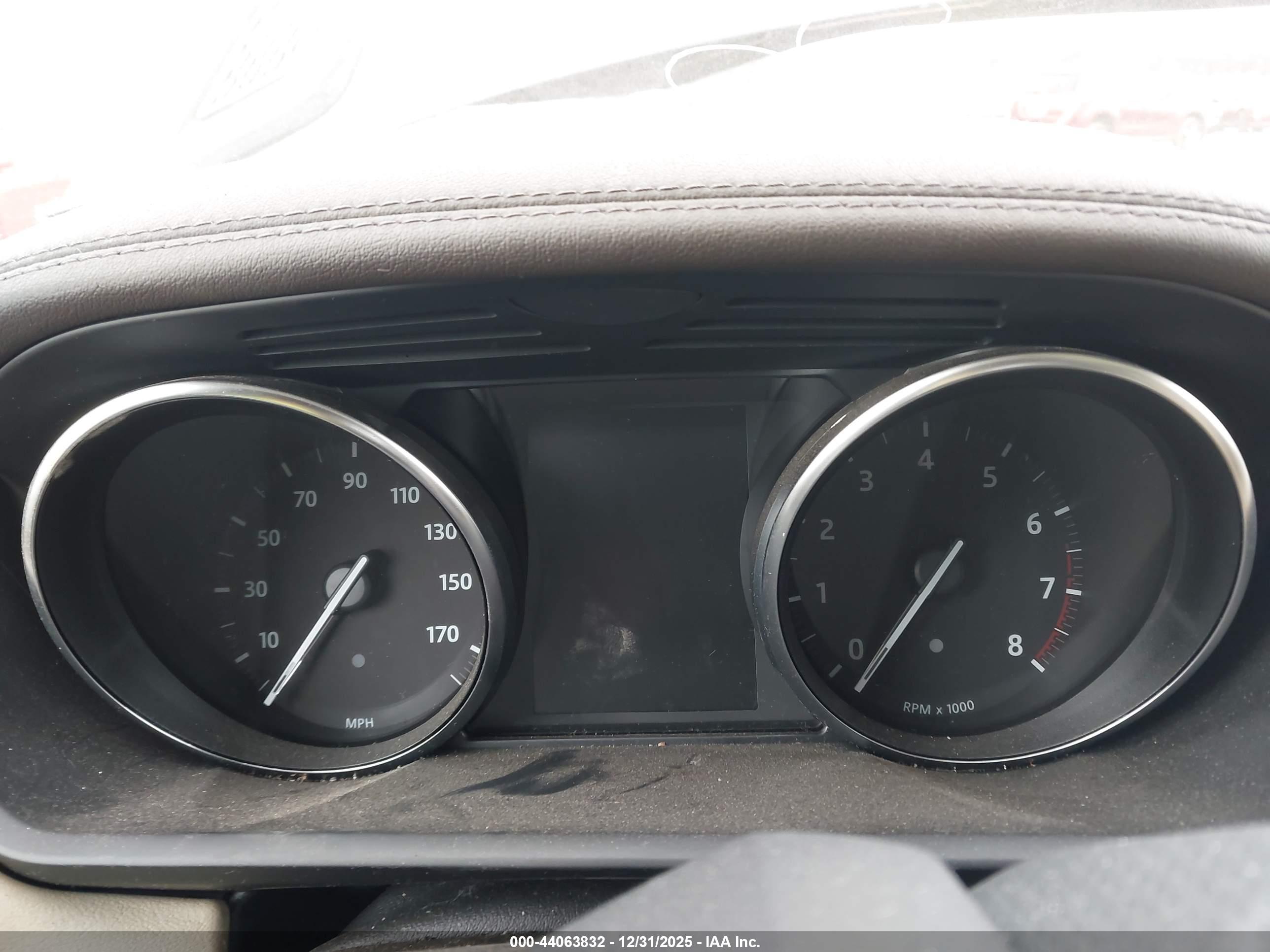 LAND ROVER image 7