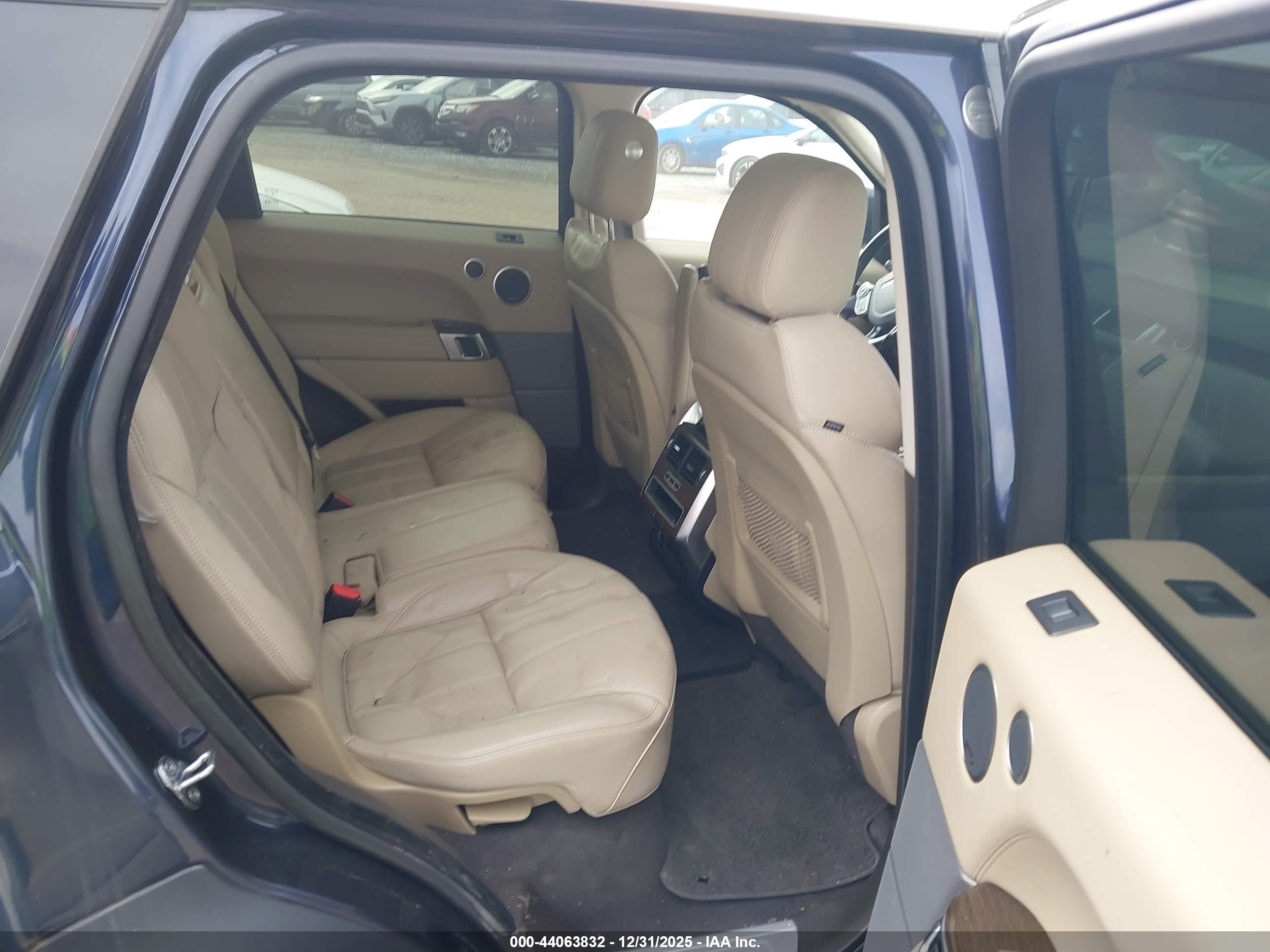 LAND ROVER image 8