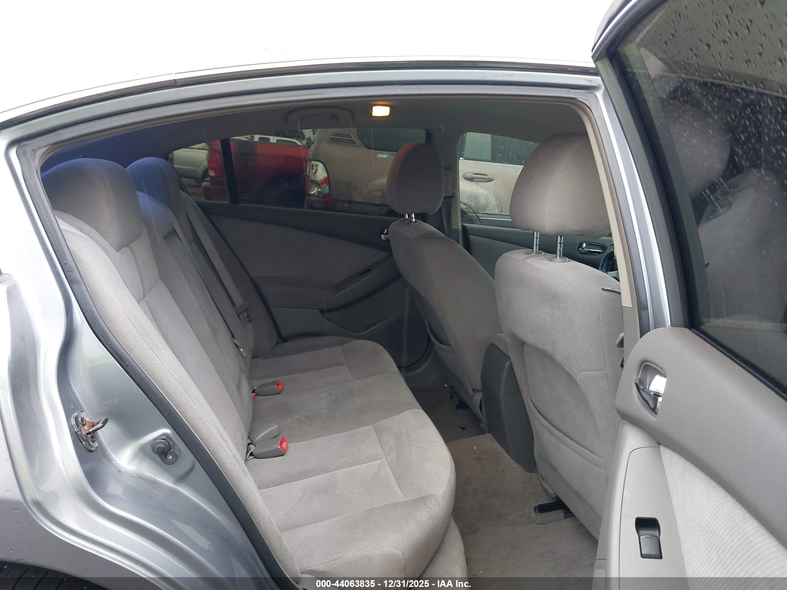 NISSAN ALTIMA image 8