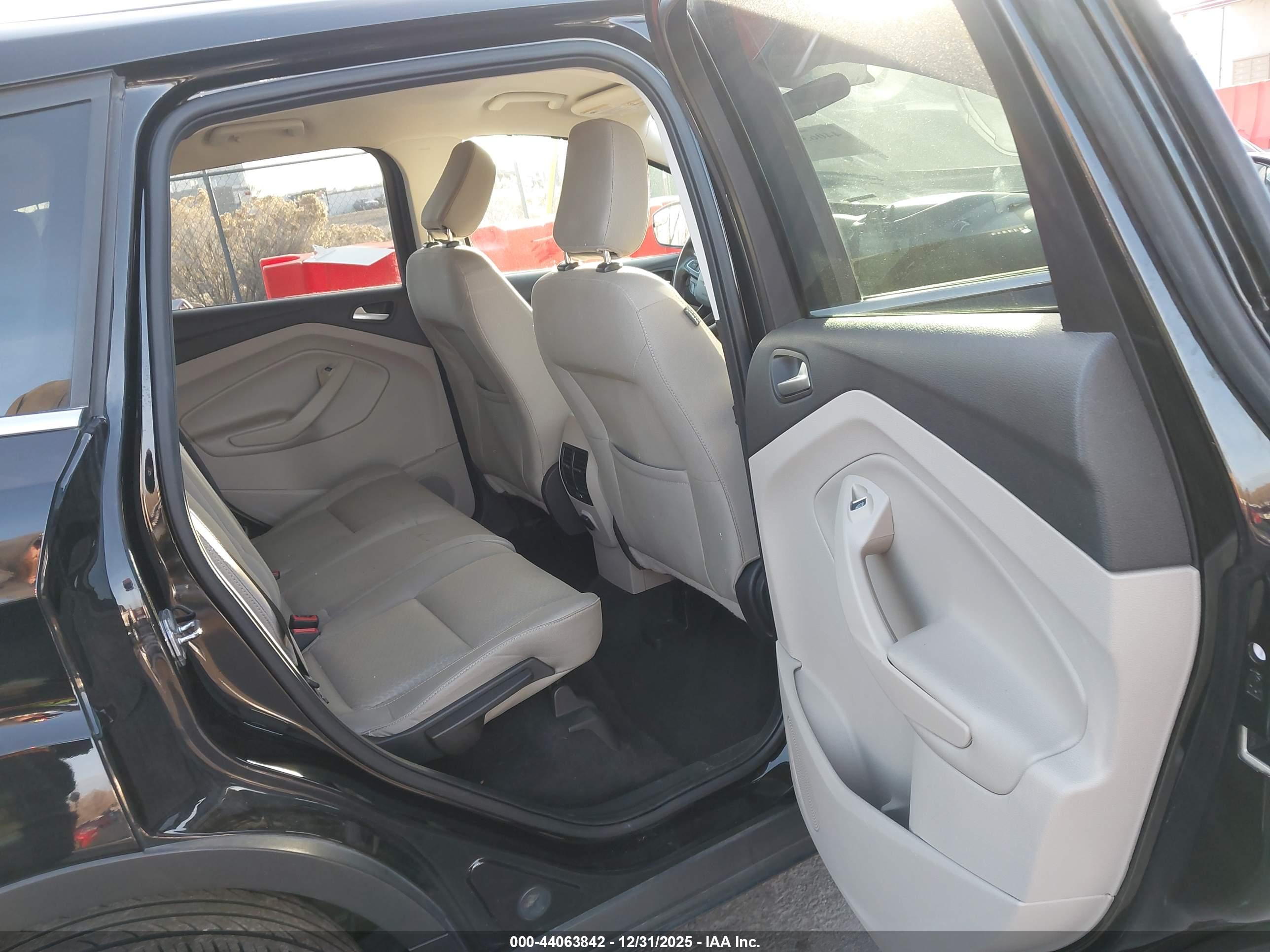 FORD ESCAPE image 8