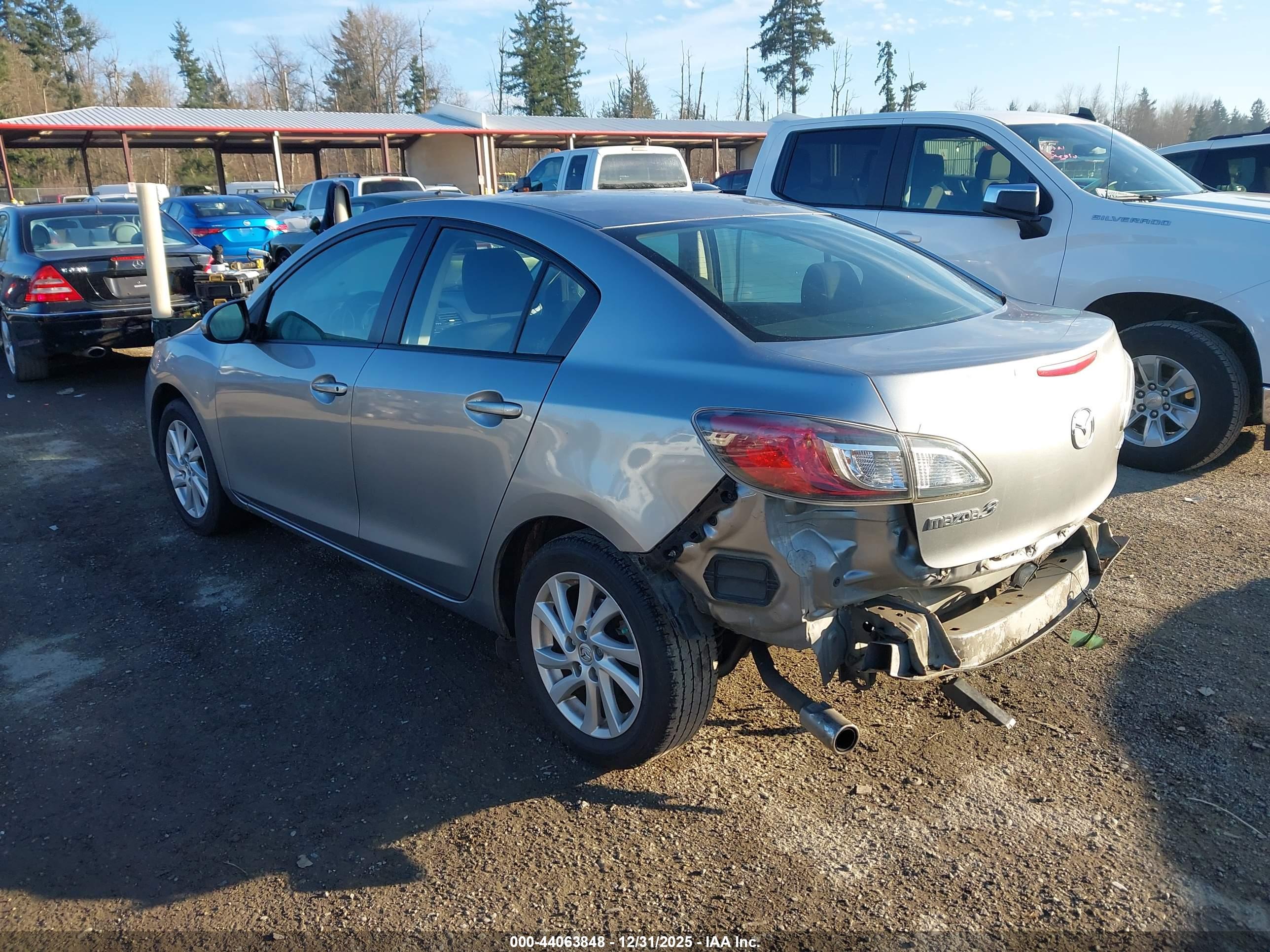 MAZDA MAZDA3 image 3
