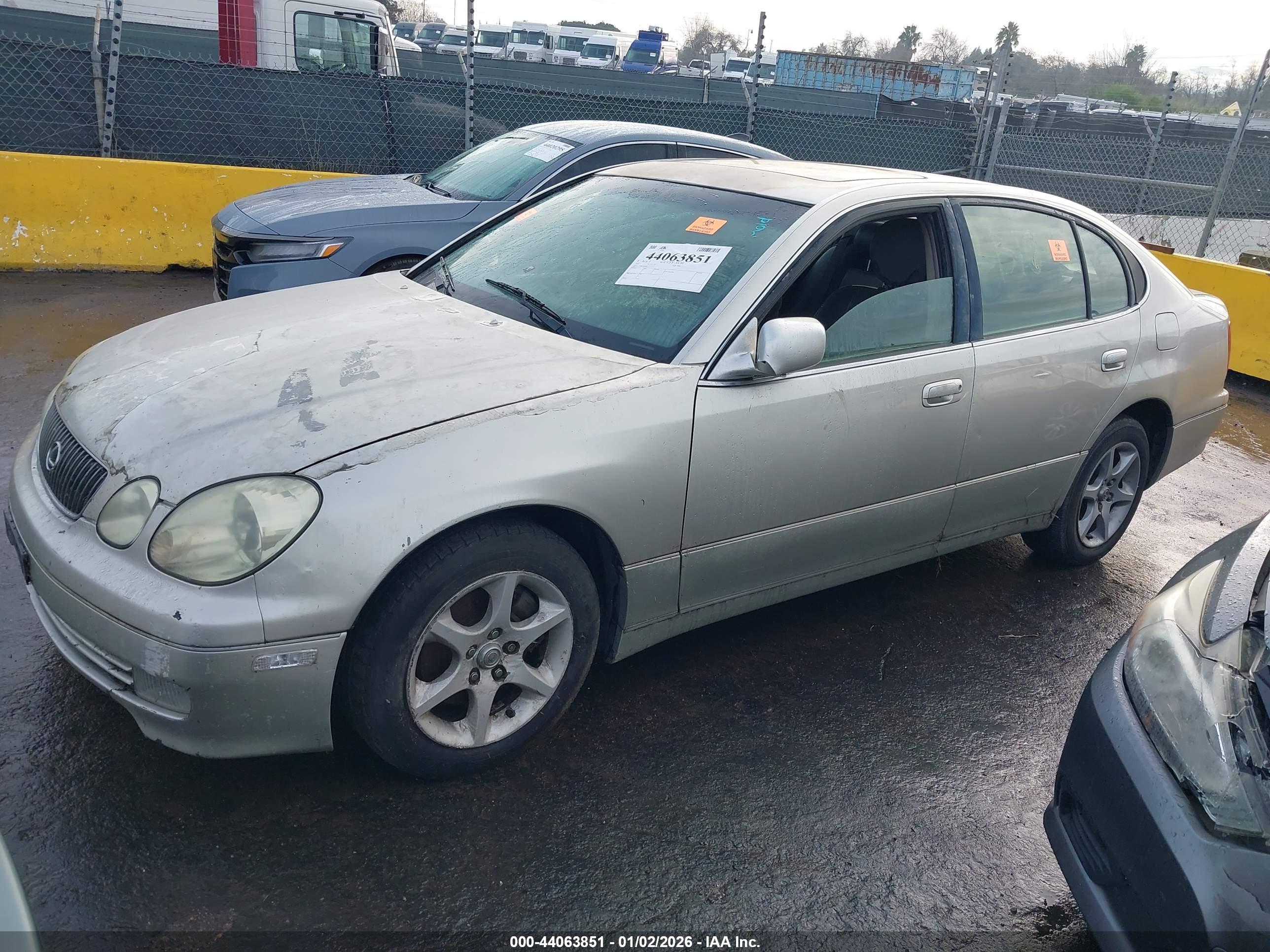 LEXUS GS image 2
