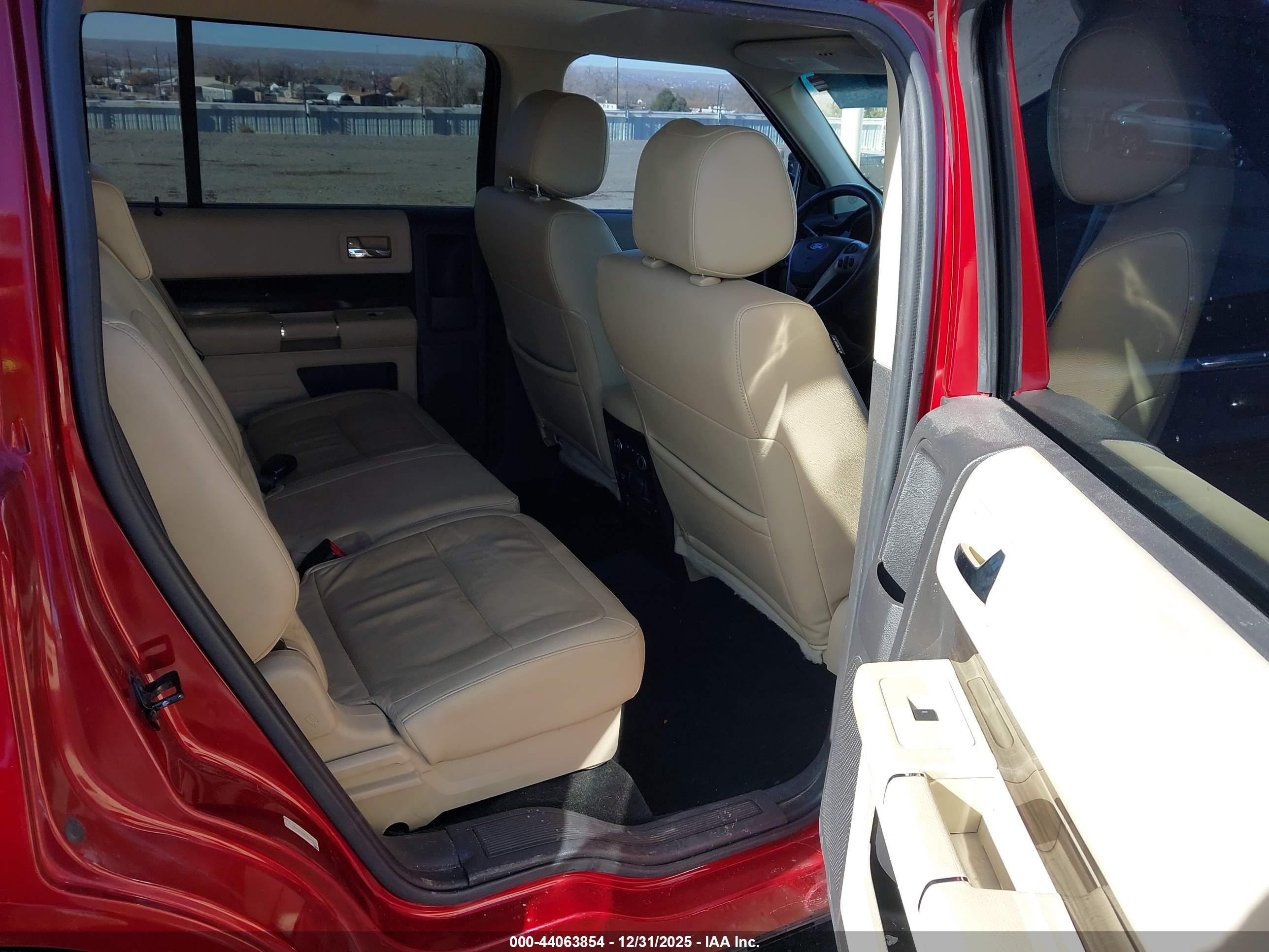 FORD FLEX image 8