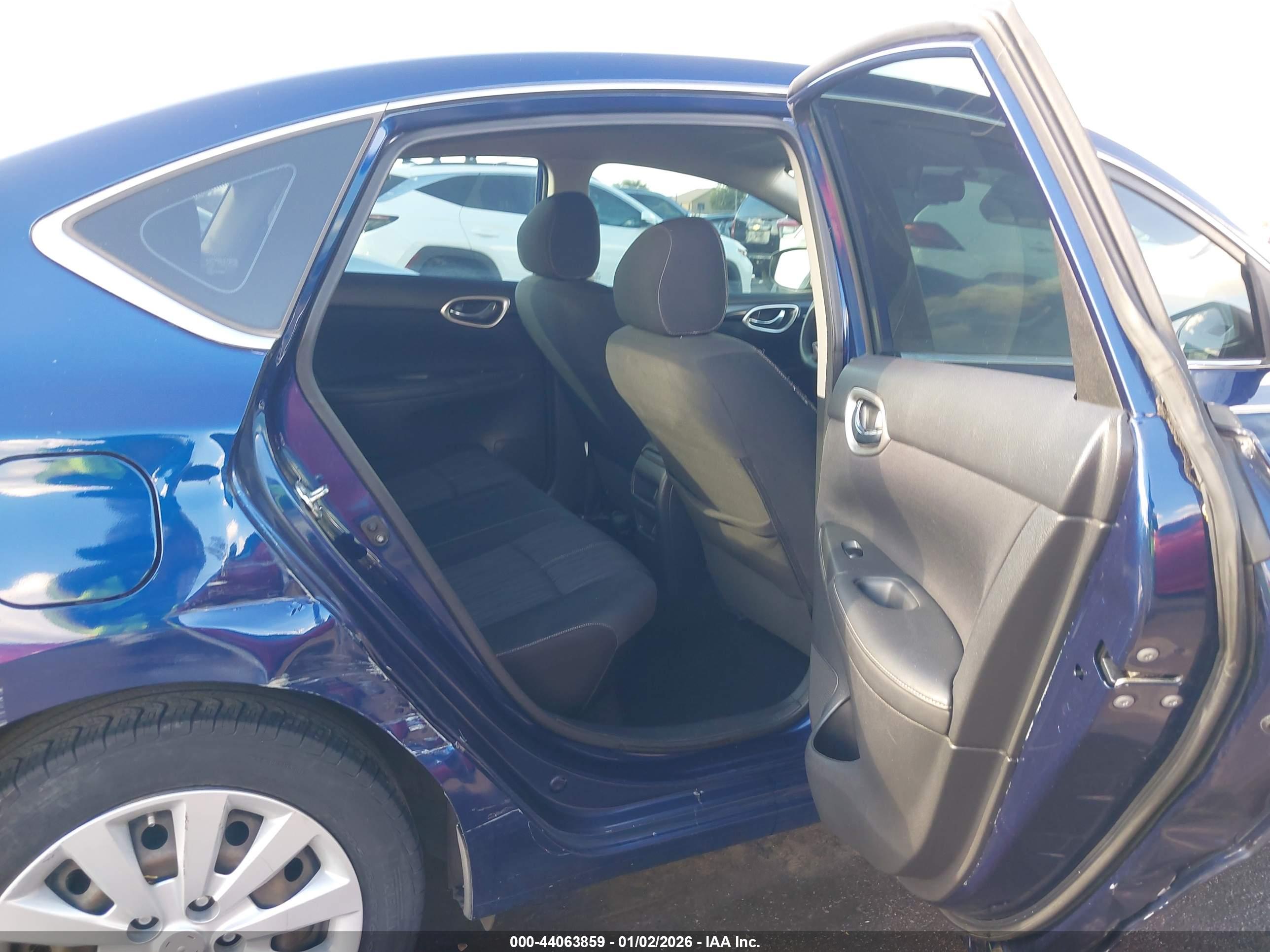NISSAN SENTRA image 8