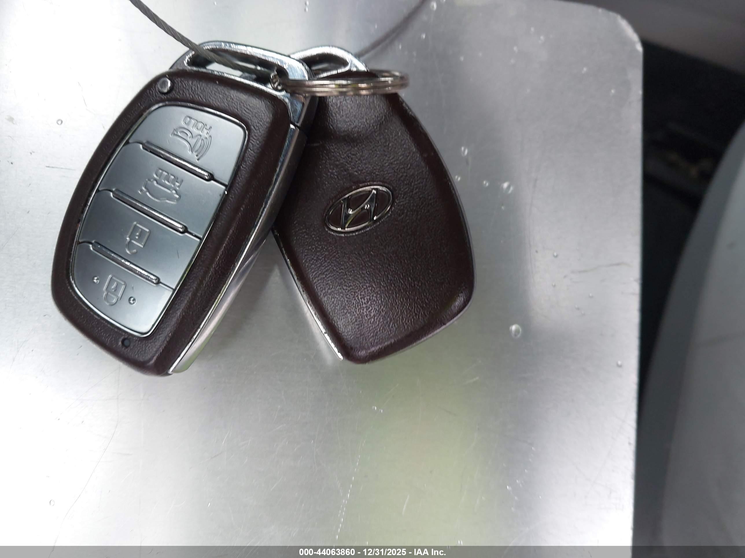 HYUNDAI SONATA image 11