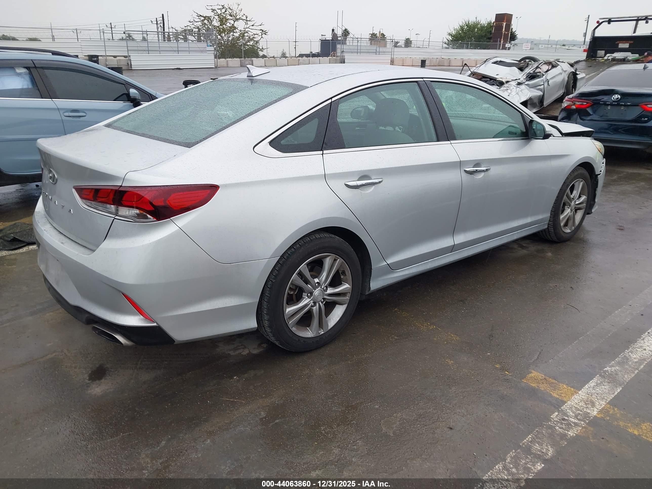 HYUNDAI SONATA image 4