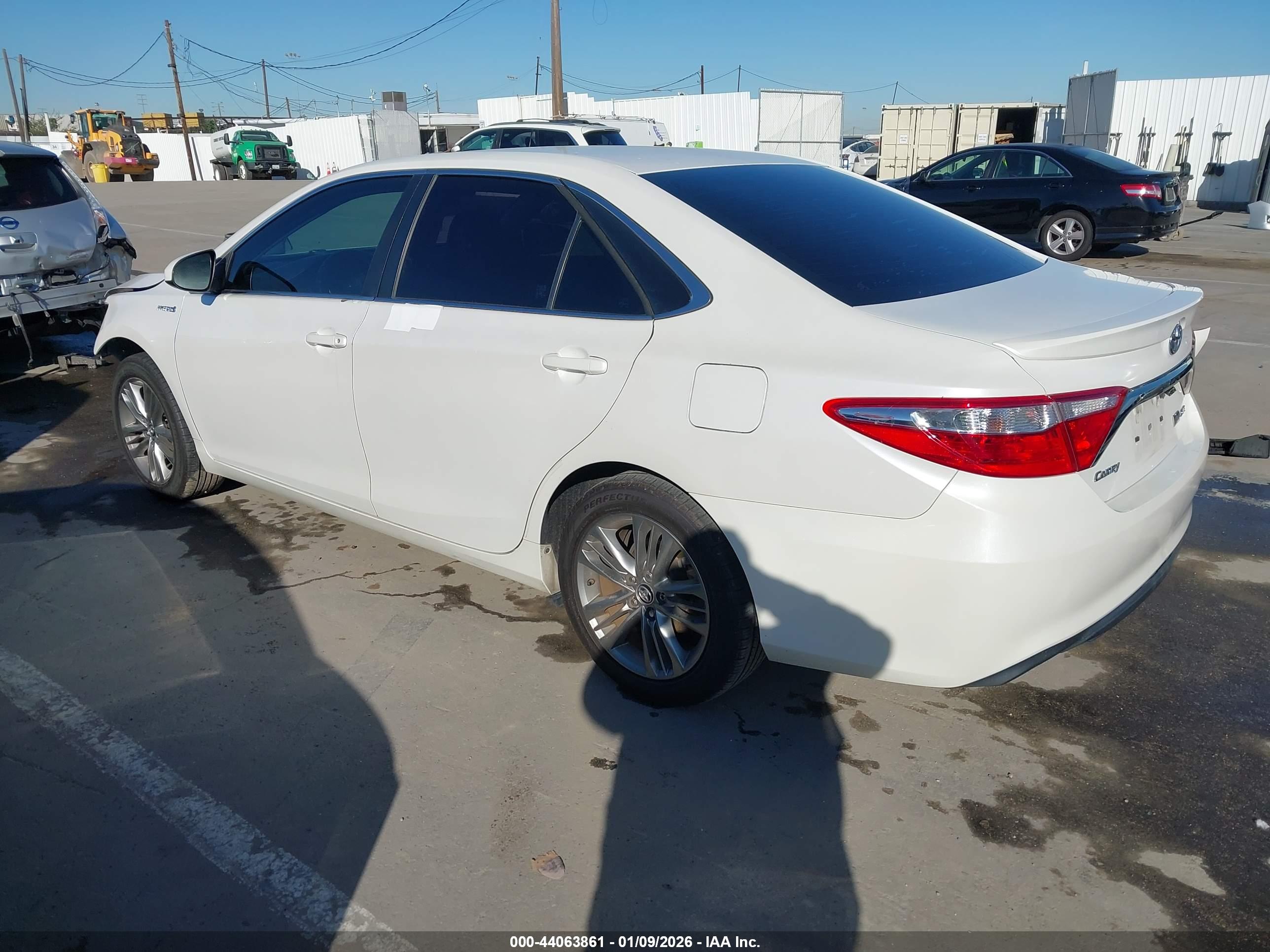 TOYOTA CAMRY image 3