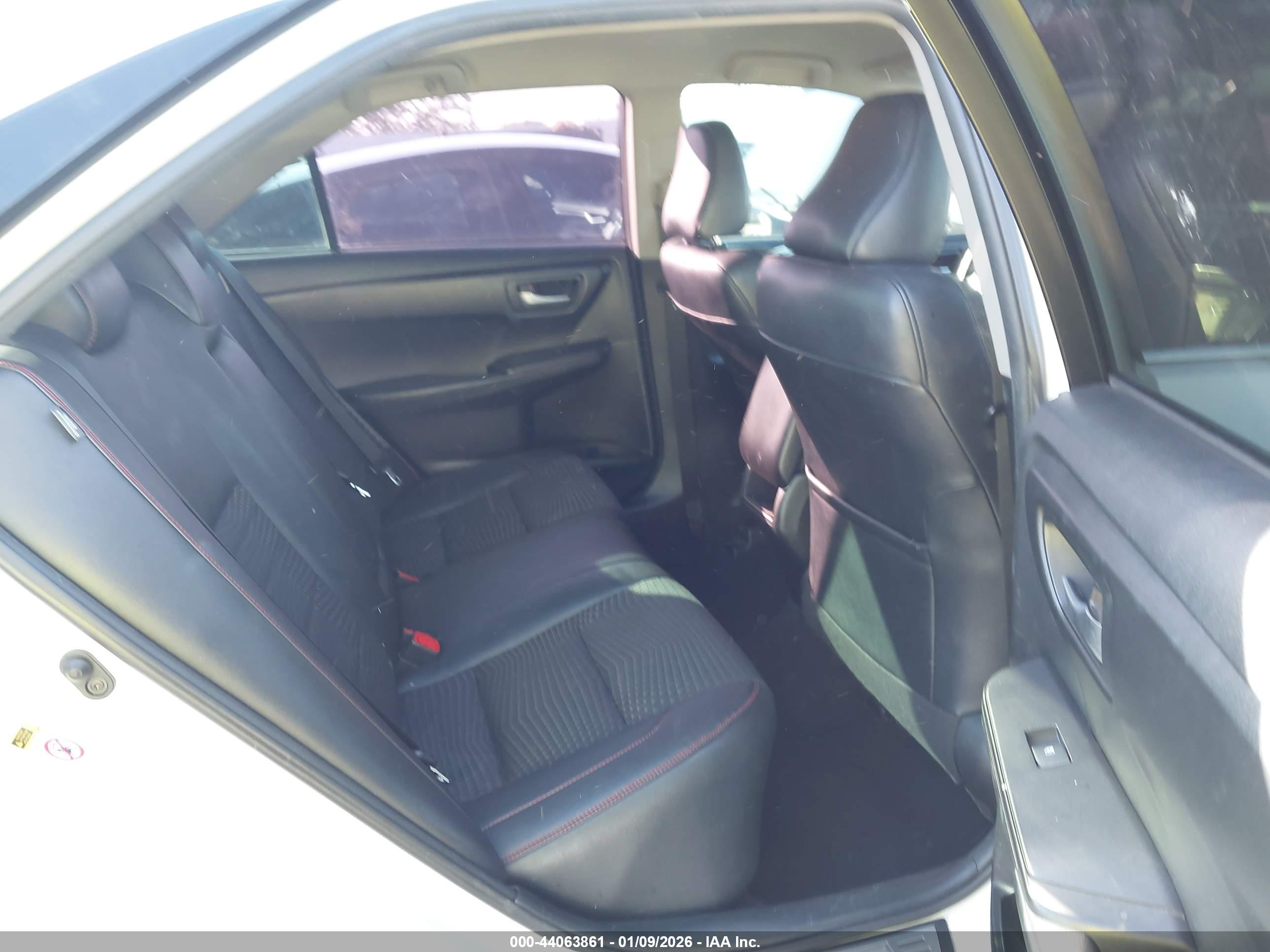 TOYOTA CAMRY image 8