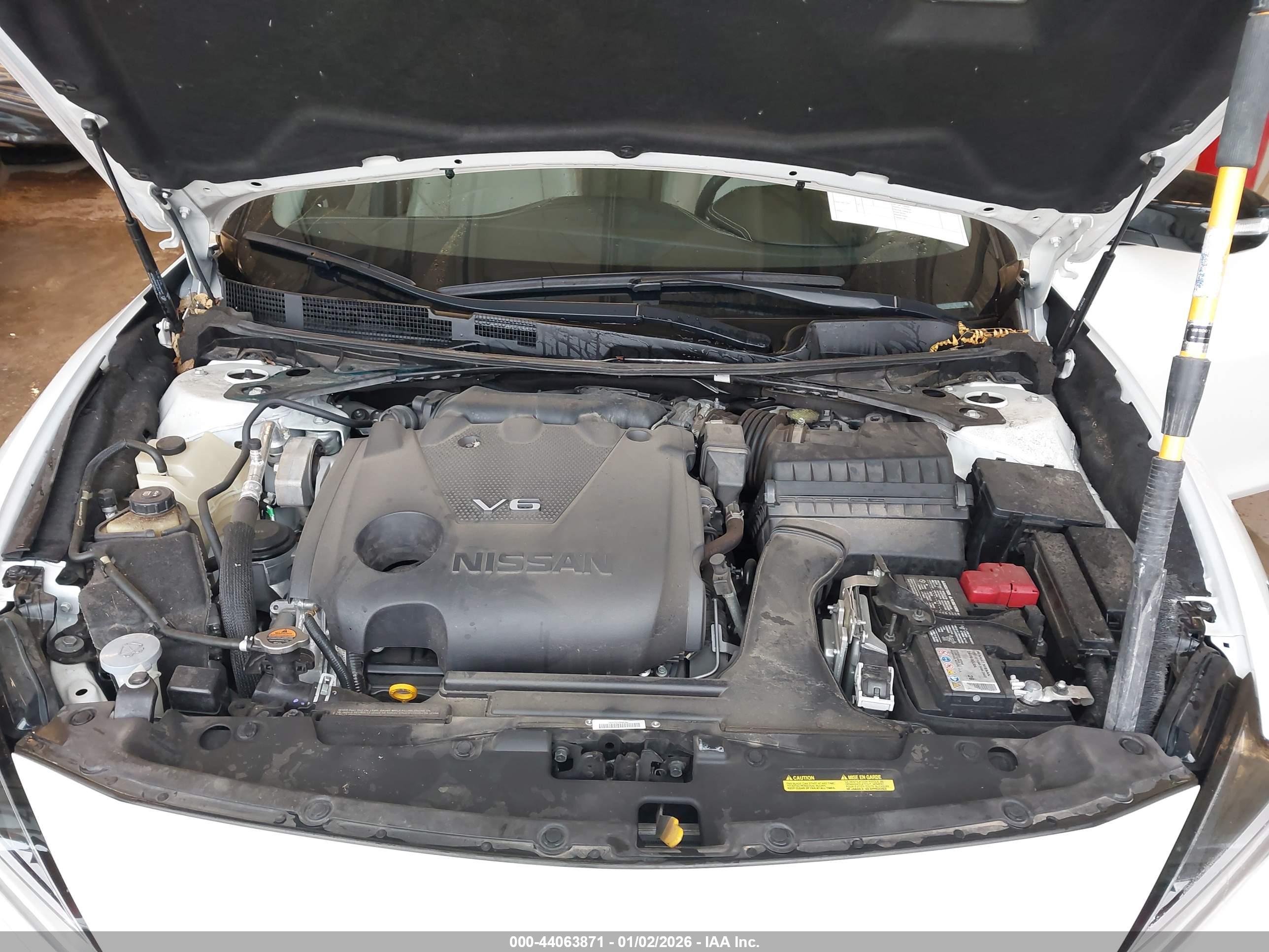 NISSAN MAXIMA image 10