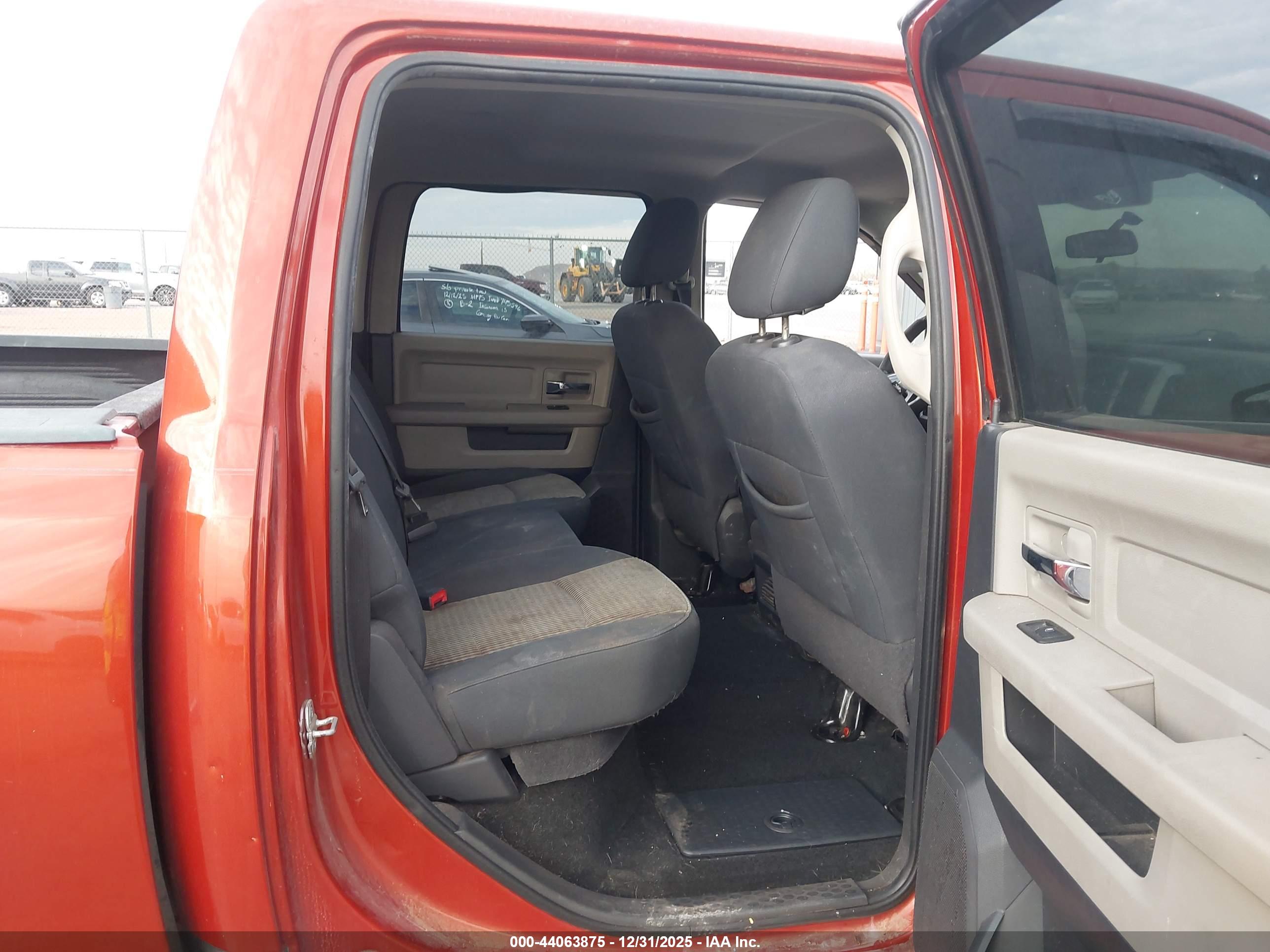 DODGE RAM image 8