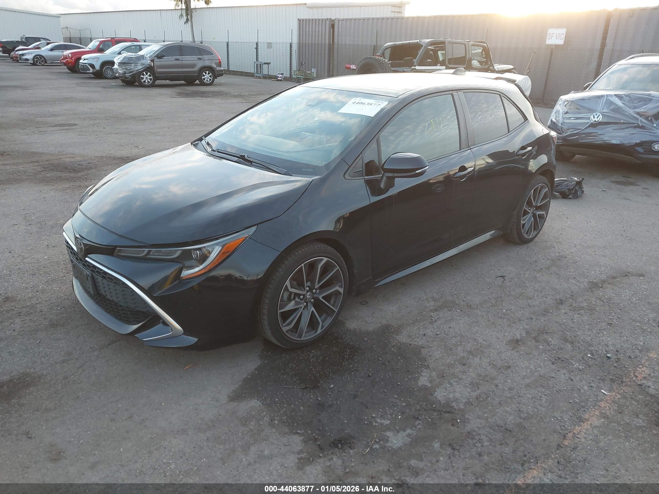 TOYOTA COROLLA image 2