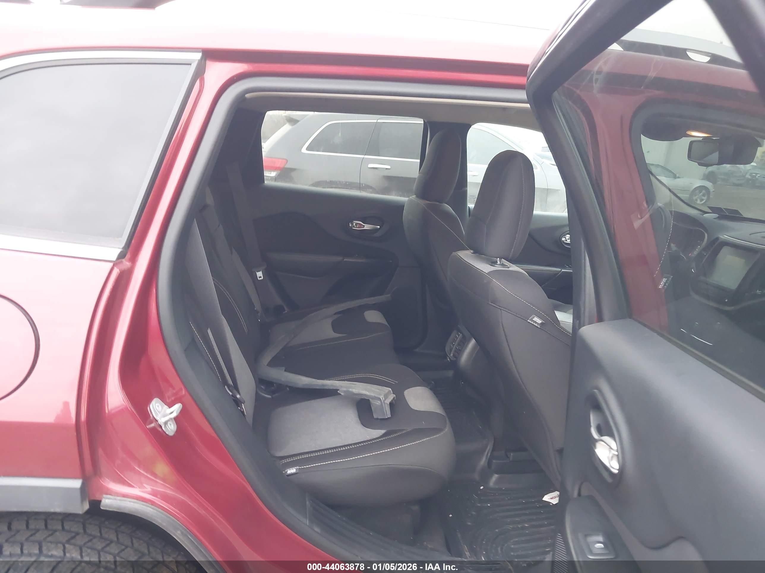 JEEP CHEROKEE image 8