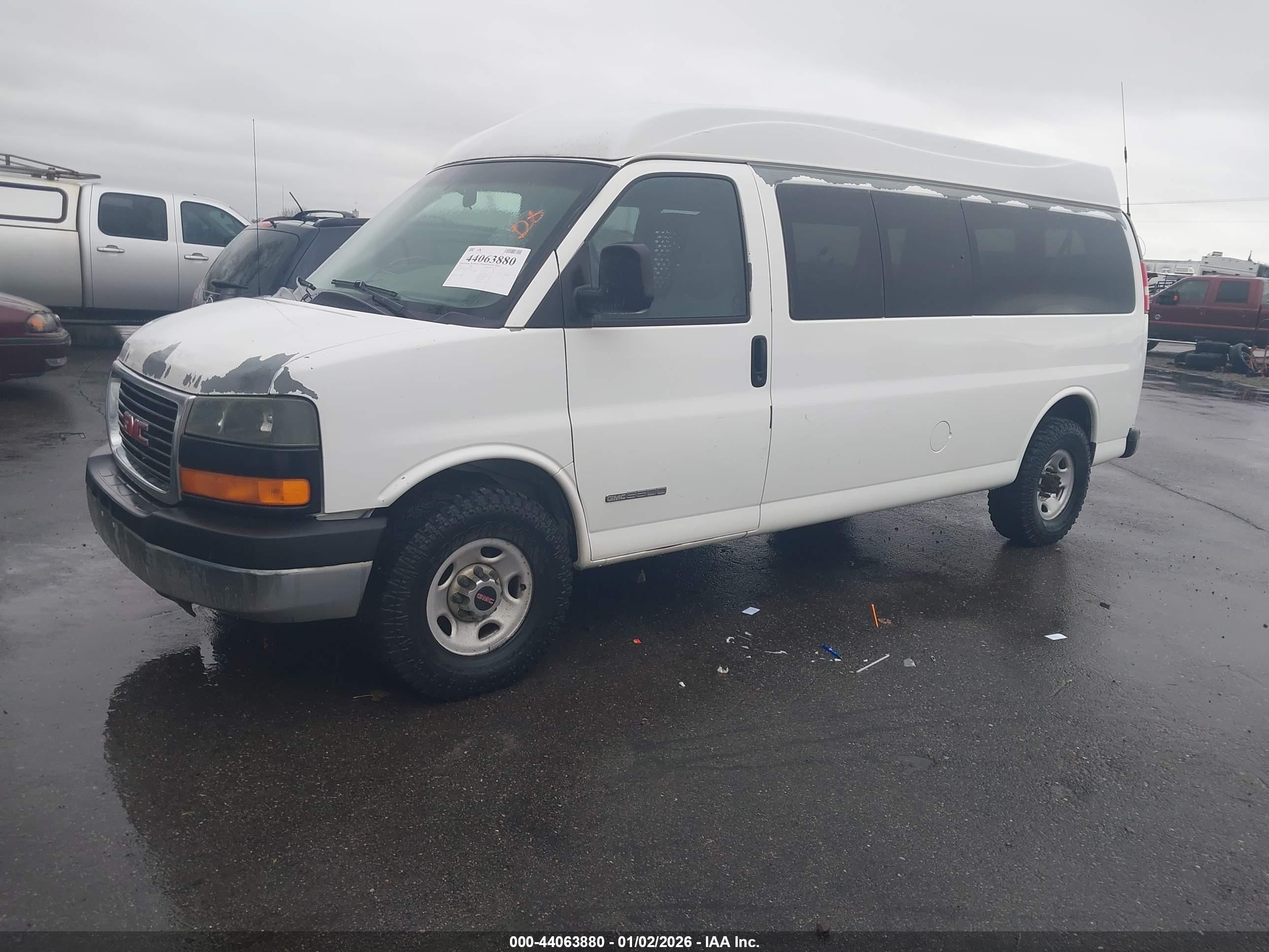 GMC SAVANA image 2